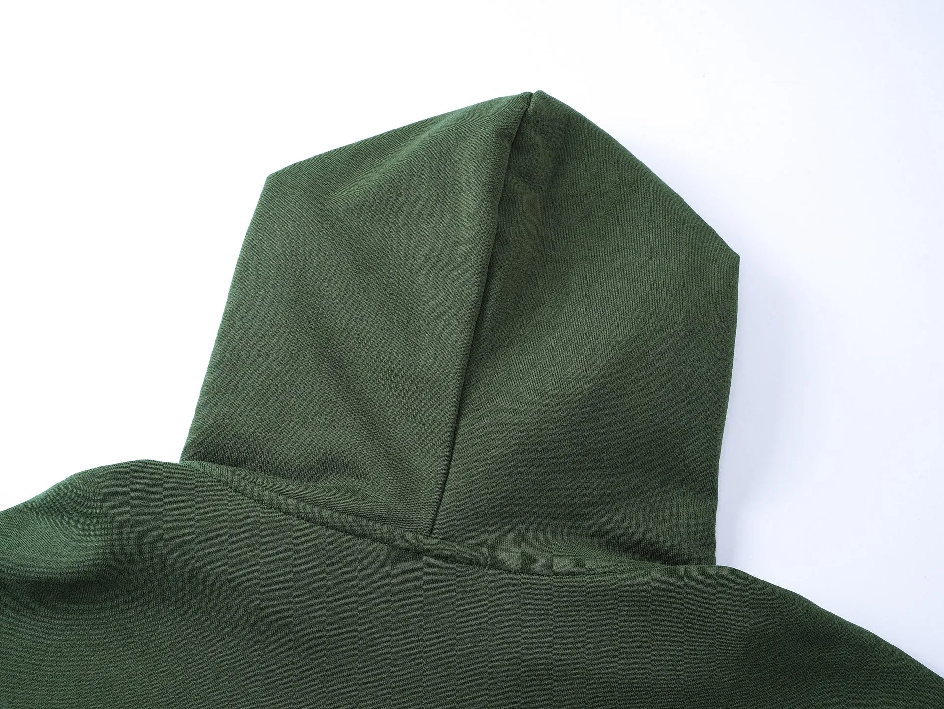 🅿️350 Actual pictures [Top version. Official website quality] BALENCI*GA/Paris.SS25 latest basketball uniform embroidered printed hooded long-sleeved sweatshirt. The front embroidery is embroidered and printed using a Tajima computer embroidery machine, the lower left corner is stamped, and the back piece is printed. The brick cabinets are synchronized. The authentic product is developed at the first time. The fabric is made of Paris ZP custom-woven and dyed cotton sweatshirt. Weighing 460 grams, the cloth surface is clean. The cloth pattern is clear, soft and comfortable. The threads are dyed with no color difference. The printing uses environmentally friendly imported materials, the letters are clear and the effect is three-dimensional. The version adopts OS loose shoulder design. Same style for men and women. Code: BL258959 Color: Black Purple Blue Green Size: XS S M L