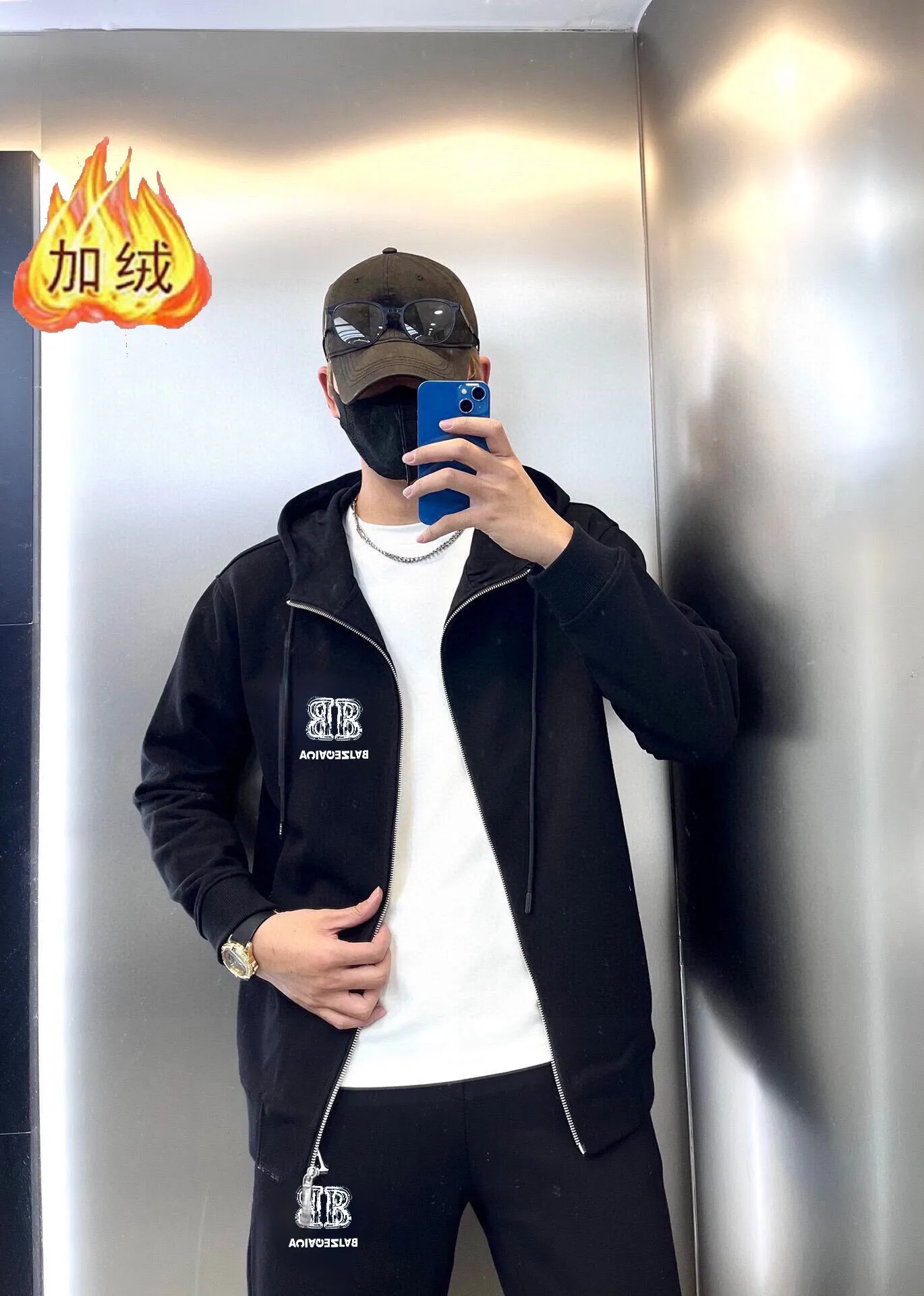 🅿️460 direct batch brand [BALENCIAGA] (thick velvet) 2025 autumn and winter new products, celebrities’ favorite fashion-flavored casual suits, clean and neat tailoring, full of urban style. Made of high-quality custom-made fabrics, the inner warmth is excellent, the hand feels soft and dry, and the upper body effect is crisp and stylish. The three-dimensional cutting process and the pattern are all of high standards, and the silhouette version has the right benefits! It is not tight at all, and you feel good when you put it on. So many top-quality raw materials create high-end products with unparalleled value. It is the first choice for high-end fashion people. (Size: M-4XL can wear up to 200 pounds)