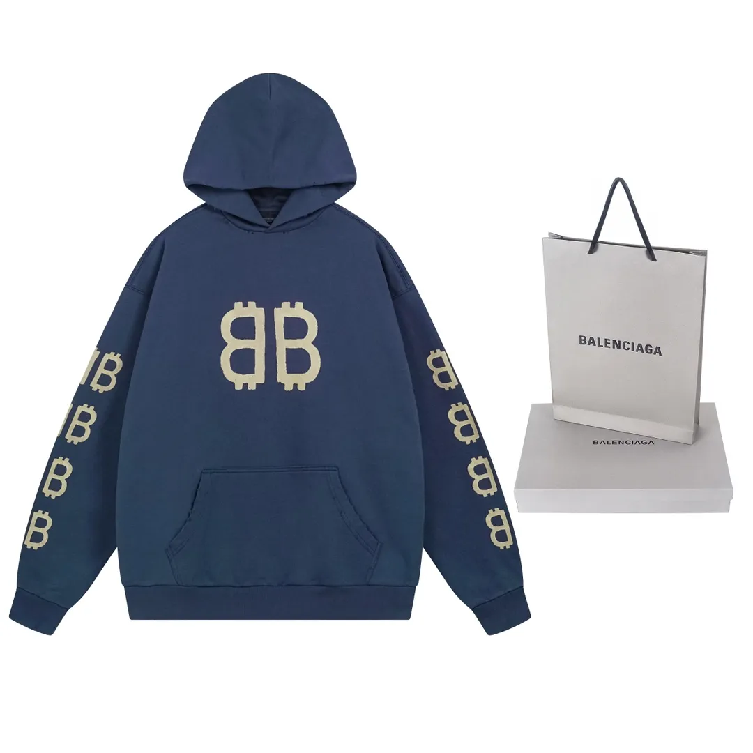 🅿️356 Detailed Pictures [Top version. Official website quality] BALENCI*GA/Paris. 2023 latest mud hand-painted frayed washed and distressed long-sleeved hooded sweatshirt. The brick cabinets are synchronized. ⚠️ Differentiate the market currency. Developed by YB. The color is black and blue. Worn. The hand-painted is consistent with ZP, ‼ ️The fabric is made of Paris ZP custom-woven and dyed cotton sweatshirt. The weight is 450 grams. The cloth surface is clean. The cloth pattern is clear, soft and comfortable. The threads are dyed with no color difference. Ready-made garments are hand-painted, worn, and distressed, with heavy craftsmanship. Comparisons welcome. The version adopts OS loose shoulder design. Same style for men and women. Code: BL238003 Color: black blue, off-white, blue Size: XS S M L