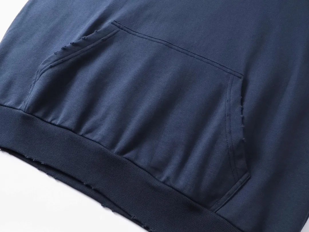 🅿️356 Detailed Pictures [Top version. Official website quality] BALENCI*GA/Paris. 2023 latest mud hand-painted frayed washed and distressed long-sleeved hooded sweatshirt. The brick cabinets are synchronized. ⚠️ Differentiate the market currency. Developed by YB. The color is black and blue. Worn. The hand-painted is consistent with ZP, ‼ ️The fabric is made of Paris ZP custom-woven and dyed cotton sweatshirt. The weight is 450 grams. The cloth surface is clean. The cloth pattern is clear, soft and comfortable. The threads are dyed with no color difference. Ready-made garments are hand-painted, worn, and distressed, with heavy craftsmanship. Comparisons welcome. The version adopts OS loose shoulder design. Same style for men and women. Code: BL238003 Color: black blue, off-white, blue Size: XS S M L
