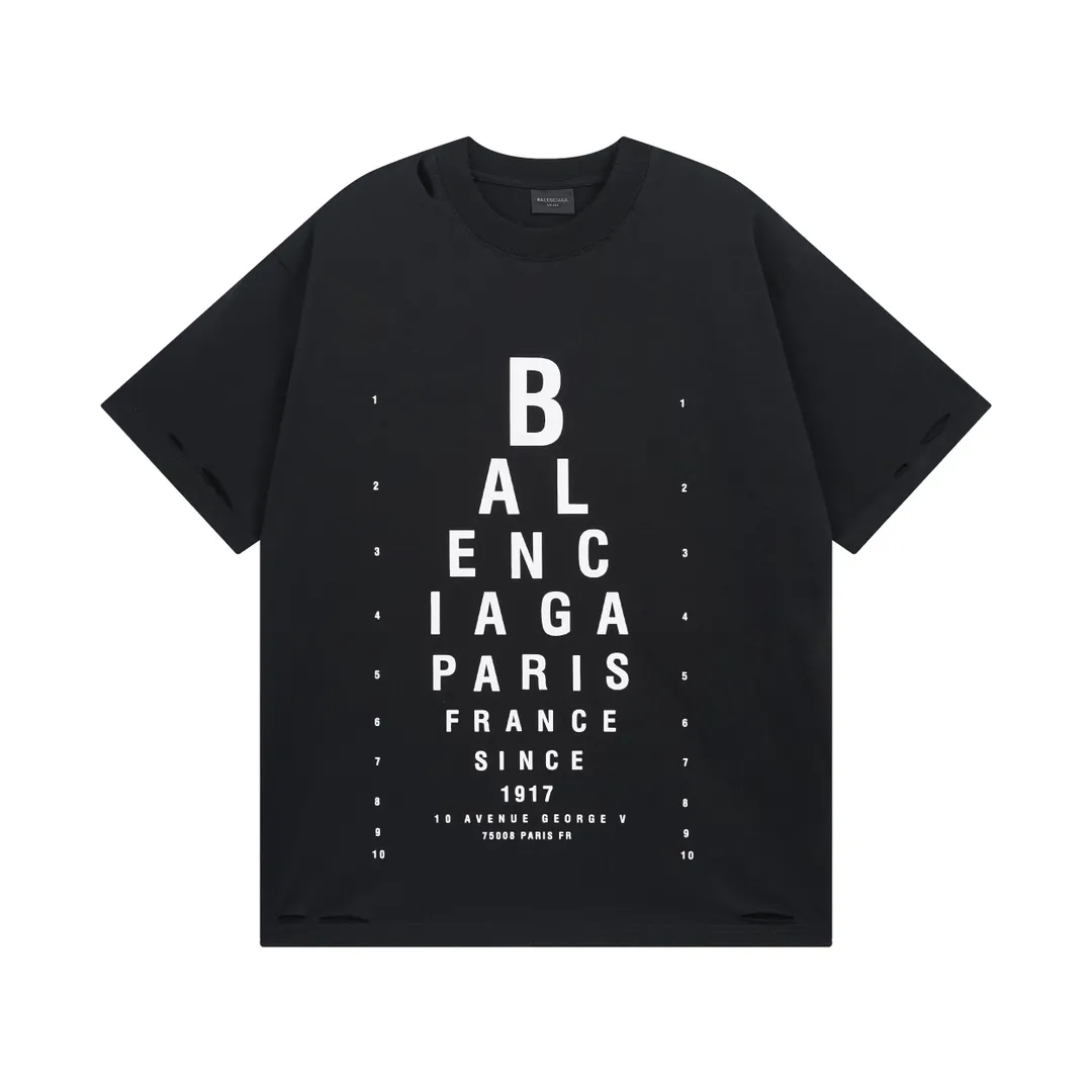🅿️180 real photos [Top version. Official website quality] BALENCI*GA/Paris.SS25 latest model alphanumeric printed eye chart worn and distressed short-sleeved T-shirt. Ready-made clothing with many worn and worn. Brick cabinets are synchronized. Genuine products are developed at the first time. The fabric is made of Paris ZP custom-woven and dyed cotton double yarn. Weighing 260 grams, the cloth surface is clean. The cloth pattern is clear, soft and comfortable. The threads are dyed with no color difference. The printing is made of environmentally friendly imported materials. The letters are clear and the effect is three-dimensional. The version adopts OS loose shoulder design. Same style for men and women. Code: BL223617 Color: black, gray and white. Size: XS S M L
