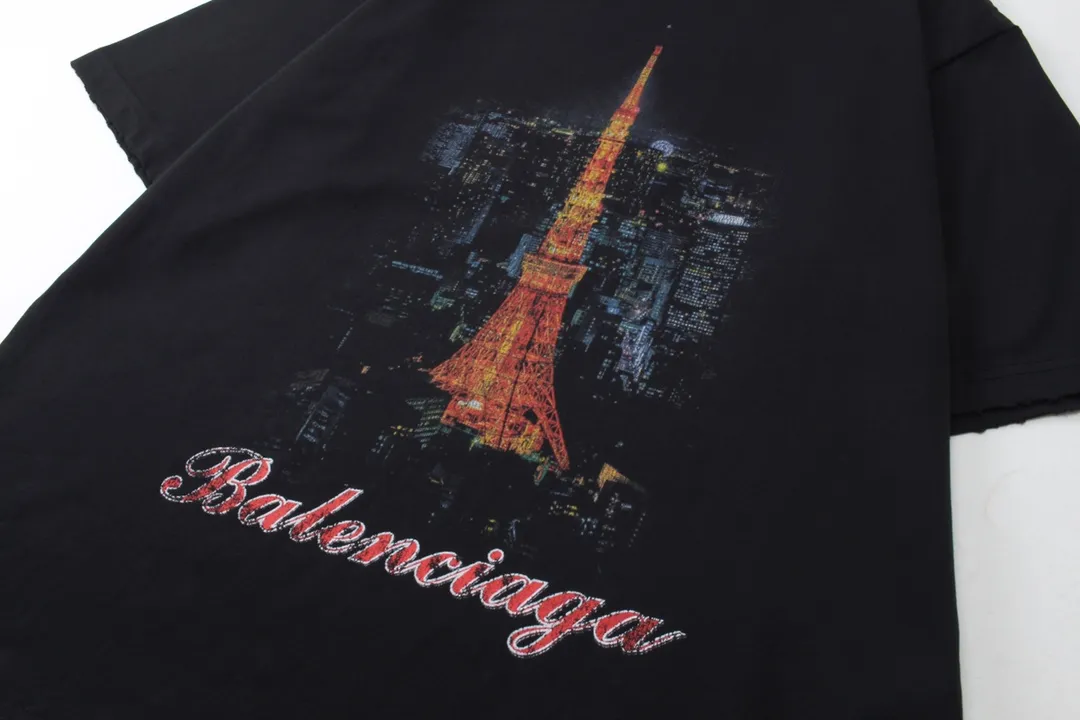 🅿️194 Detailed picture [Top version. Official website quality] BALENCI*GA/Paris. 2024 new style, Paris. Japan Tokyo Tower limited edition. Front and rear direct-injection printing, washed and distressed short-sleeved T-shirt, 2024 new style. Y plate customization. Special market currency. Brick cabinets are synchronized. Genuine products are developed at the first time, and you can print and compare! The fabric is made of Paris ZP custom-woven and dyed cotton double yarn. Weighing 260 grams, the cloth surface is clean. The cloth pattern is clear, soft and comfortable. The threads are dyed with no color difference. The printing uses environmentally friendly imported materials for direct-injection printing, with clear letters and three-dimensional effect. The entire garment is washed, distressed and worn. The version adopts OS loose shoulder design. Same style for men and women. Code: BL223381 Color: black blue. Beige. Size: XS to L