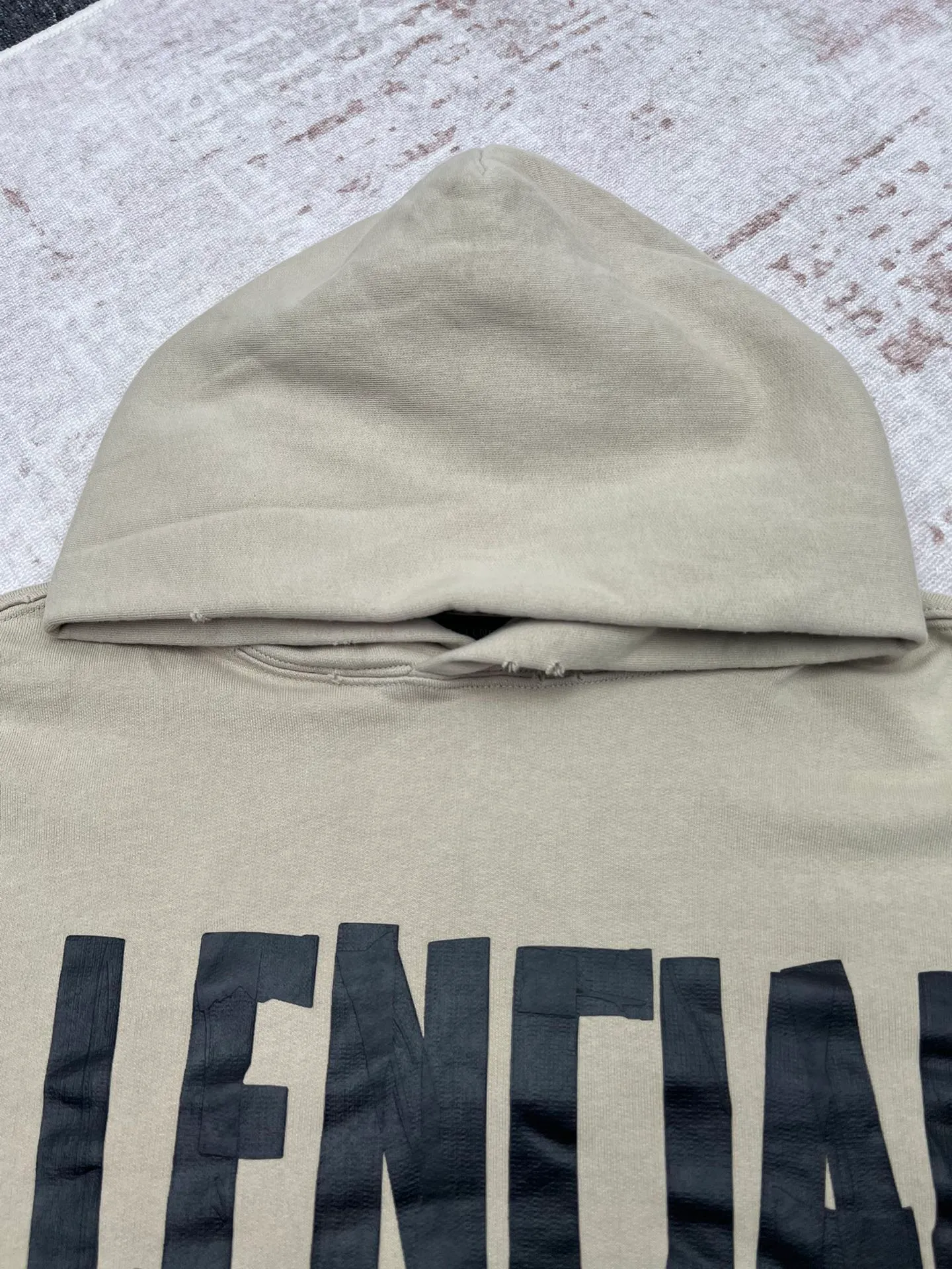 🅿️490 Paris 25ss new TAPE TYPE RIPPED POCKET HOODIE hooded sweatshirt with hole pockets and tape type logo on the front and back. Distressed details. Size: XS.S.M.L.
