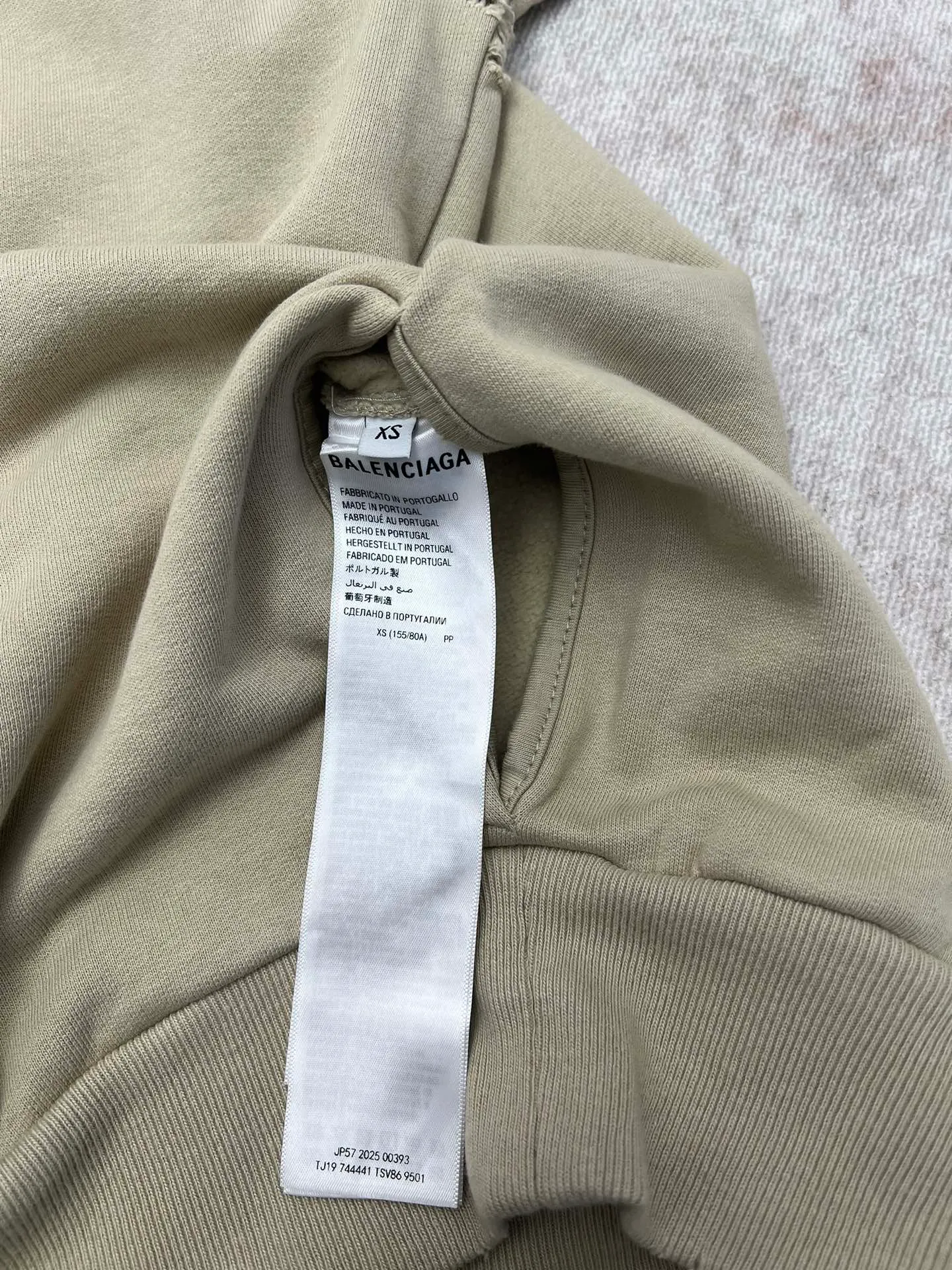 🅿️490 Paris 25ss new TAPE TYPE RIPPED POCKET HOODIE hooded sweatshirt with hole pockets and tape type logo on the front and back. Distressed details. Size: XS.S.M.L.