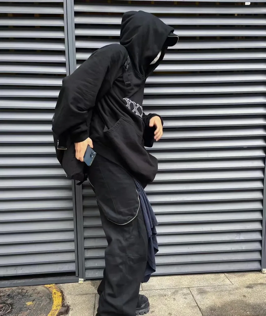♻️💯Reference model picture of the upper body❤️The top tested version of Balenciaga BALENCIAGA's new XXXL letter embroidery, the latest style hooded sweatshirt for male and female couples - using imported Tajima 10w needle machine embroidery, high-density embroidery letter hemming technology, full details and no tails, clear letters and no connections‼ ️ - BLCG's latest fashion series, Jay Chou's same upper body, new styles are released every year. The washed black color is a new color this year. I didn't hesitate to buy it when I saw it. The upper body looks white. I love this color!  -Full set of 1:1 customized accessories + Sydney paper with logo + new version of handbags at the counter + three standard products for large products + original hangtag -The webbing on the back neck extends to the shoulder for reinforcement, and the connection point is reversed. Imported elliptical machine, imported glue technology, overall printing without teeth, 32s480g double yarn combed cotton fabric, the fabric is made of 480g Color: washed black, apricot Size: XS-L P:470