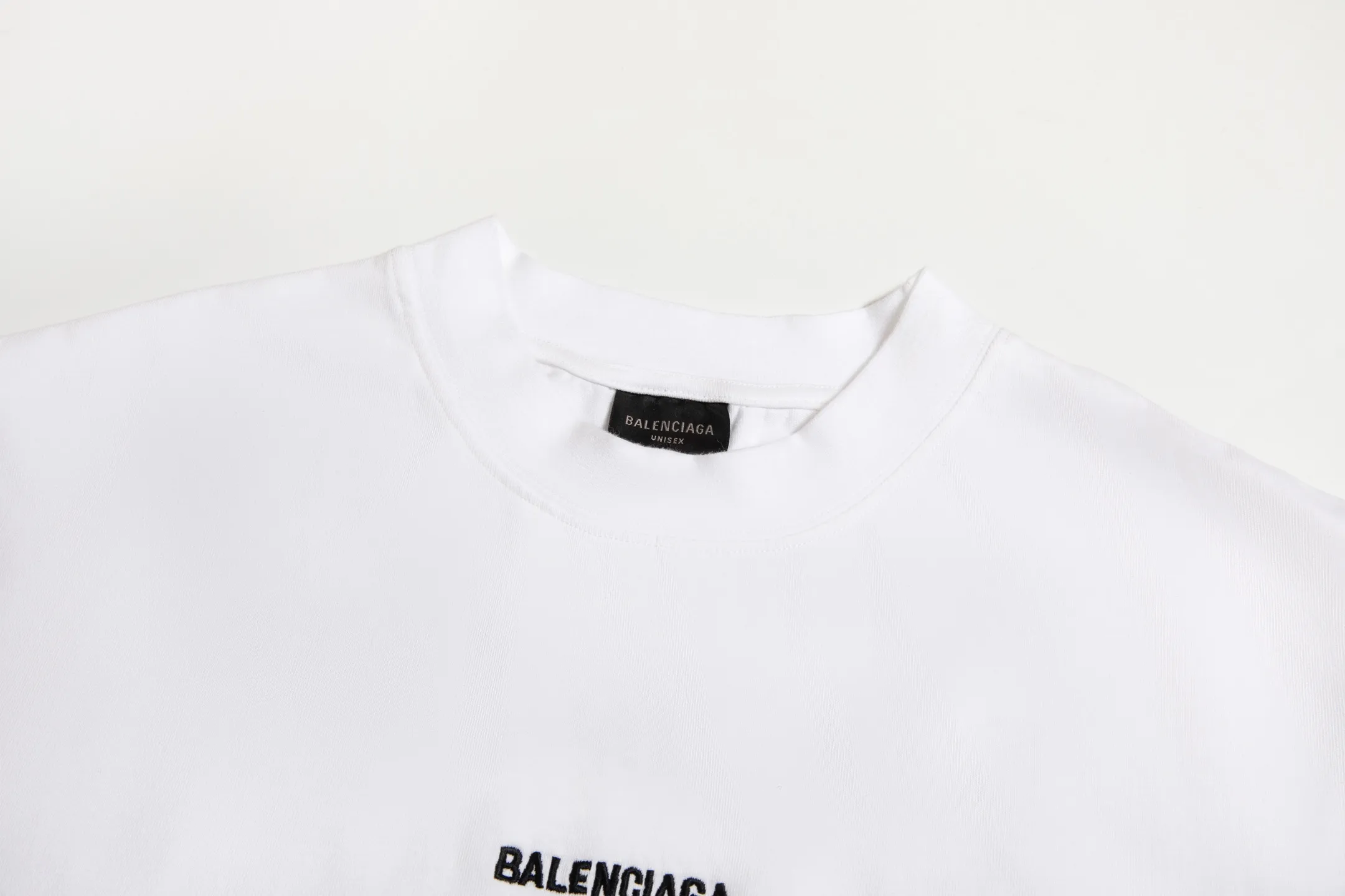 🅿️160 9102# Detailed picture Top version [[BALENCIA*GA] official website quality Paris new classic letter LOGO front and back embroidered short-sleeved T-shirt OS version loose dropped shoulders Unisex fabric: 260 grams 100% cotton double yarn Technology: front and back embroidery Garment washing Shape solid color Color: black white gray red Size: XS S M L