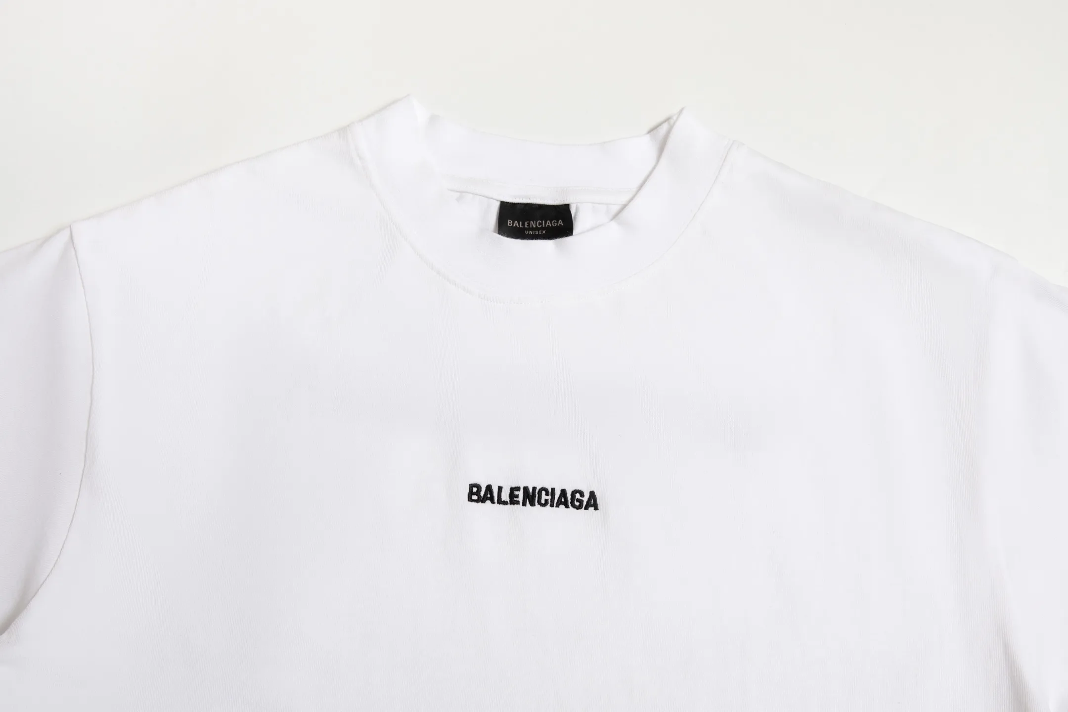 🅿️160 9102# Detailed picture Top version [[BALENCIA*GA] official website quality Paris new classic letter LOGO front and back embroidered short-sleeved T-shirt OS version loose dropped shoulders Unisex fabric: 260 grams 100% cotton double yarn Technology: front and back embroidery Garment washing Shape solid color Color: black white gray red Size: XS S M L