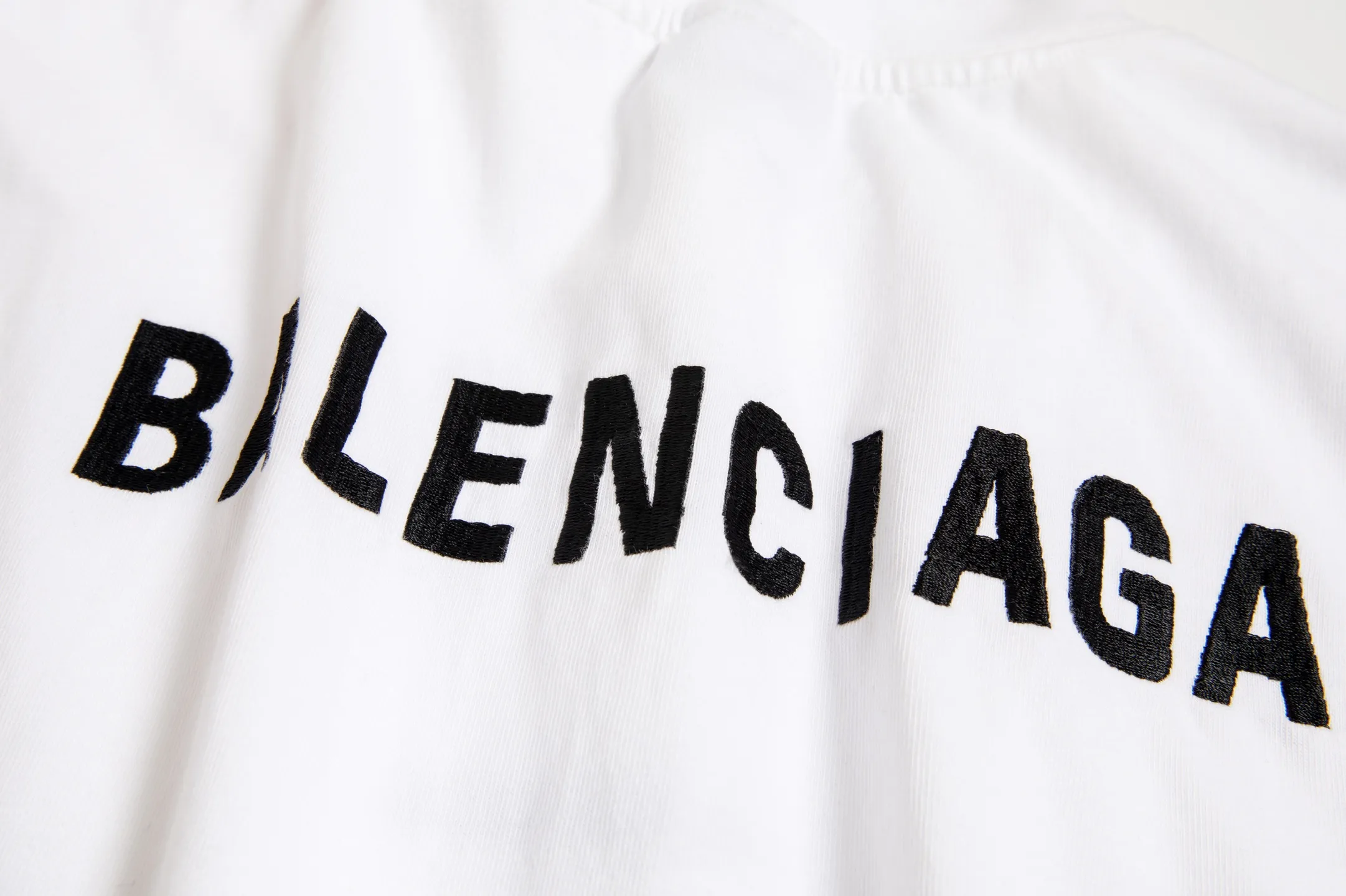 🅿️160 9102# Detailed picture Top version [[BALENCIA*GA] official website quality Paris new classic letter LOGO front and back embroidered short-sleeved T-shirt OS version loose dropped shoulders Unisex fabric: 260 grams 100% cotton double yarn Technology: front and back embroidery Garment washing Shape solid color Color: black white gray red Size: XS S M L