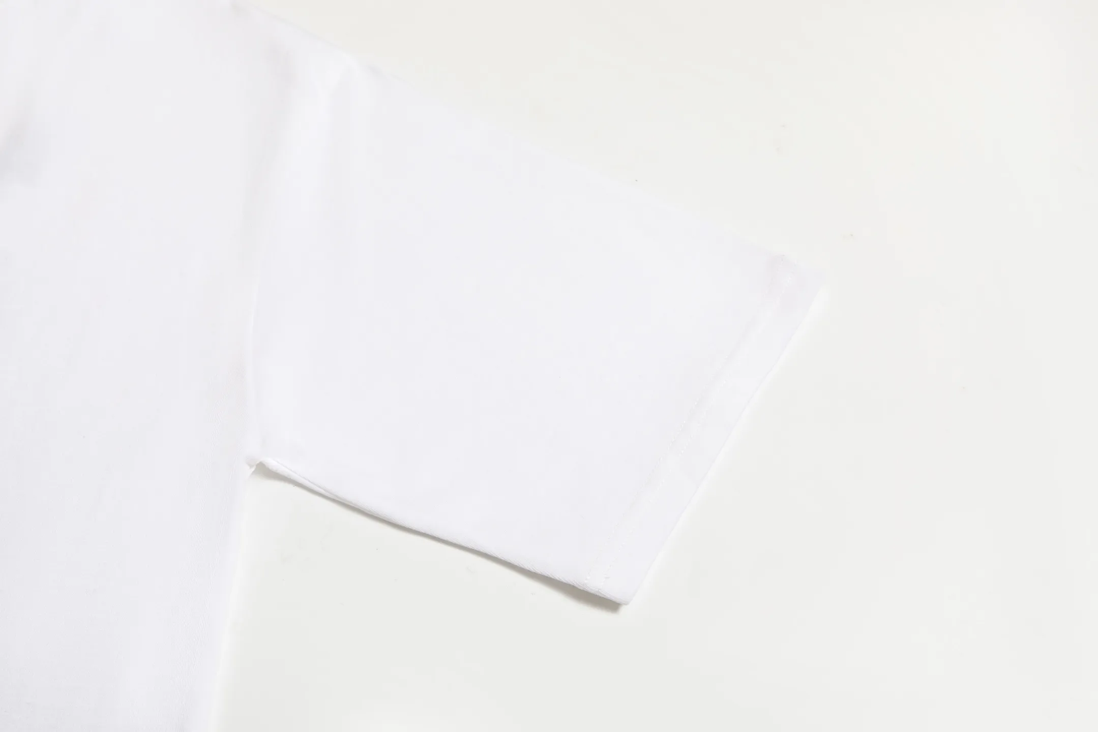 🅿️160 9102# Detailed picture Top version [[BALENCIA*GA] official website quality Paris new classic letter LOGO front and back embroidered short-sleeved T-shirt OS version loose dropped shoulders Unisex fabric: 260 grams 100% cotton double yarn Technology: front and back embroidery Garment washing Shape solid color Color: black white gray red Size: XS S M L