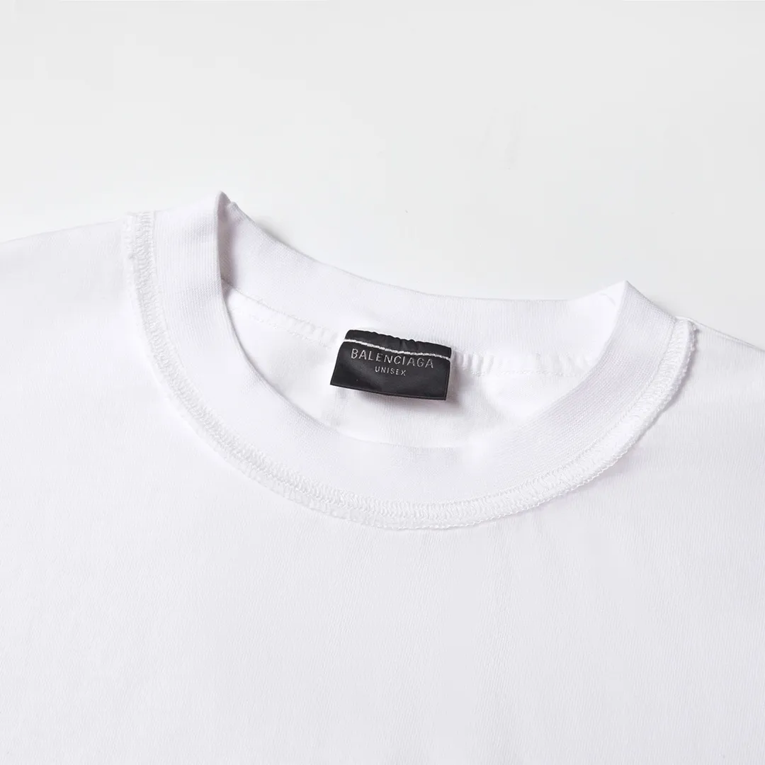 🅿️160 9136# Detailed picture Top version [[BALENCIA*GA] official website quality Paris new joint GENERATED series reverse stitched short-sleeved T-shirt OS version Loose dropped shoulders Unisex style Fabric: 260 grams 100% cotton double yarn Process: 3D three-dimensional silicone heat transfer on the front, reverse stitching, garment wash, shaping, solid color Color: black white Size: XS S M L