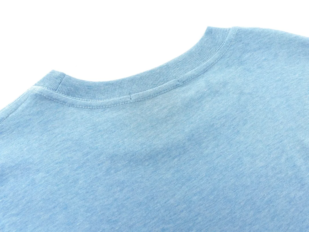 🅿️170 Detailed pictures [Top version. Official website quality] BALENCI*GA/Paris. Classic style. SS22 #balenci*ga lock letter LOGO short-sleeved T-shirt. Brick cabinet synchronization.                       The fabric is made of Paris ZP custom-woven and dyed 100% double yarn compact cotton. The weight is 260 grams. The cloth surface is clean. The cloth pattern is clear, soft and comfortable. The threads are dyed with no color difference. The classic pattern is printed with environmentally friendly imported materials, precision printing screen, the letters are clear, the effect is three-dimensional, and the brick cabinet is restored. The version adopts the OS loose shoulder version. Same style for men and women Coding: BL223051 Color: Black. White. Orchid Size: XS S M L