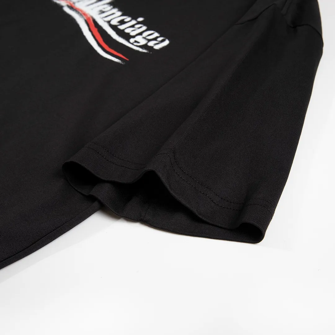 🅿️160 9109# Detailed picture Top version [[BALENCIA*GA] official website quality Paris new fuzzy cola spray printed short-sleeved T-shirt OS version loose dropped shoulders Unisex fabric: 260g 100% cotton double yarn Technology: front digital direct printing Garment washing Shaping solid color Color: black off-white Size: XS S M L
