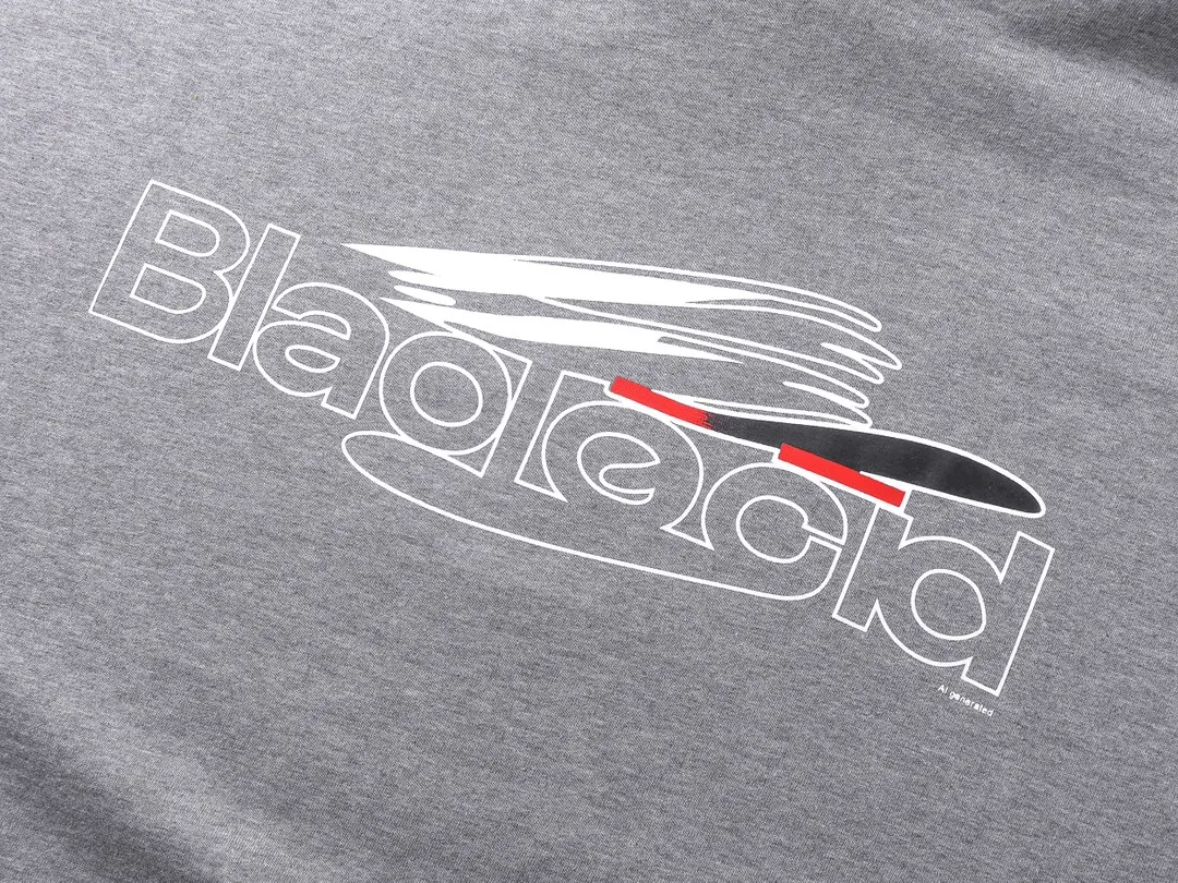 🅿️320 real photos [Top version. Official website quality] BALENCI*GA/Paris AI GENERATED HOODIE series new hooded sweatshirt #2024 new style. The front, back, left and right sleeves are printed with the new LOGO, and the ready-made garments are washed and worn. According to the normal practice in Jubie market, black and gray cuff printing are different. #2024 Spring and Summer Brick Cabinet Synchronization Welcome to compare. The fabric is made of Paris ZP custom-woven and dyed cotton double yarn, with a weight of 460 grams. The cloth surface is clean. The cloth pattern is clear, soft and comfortable. The threads are dyed with no color difference. The classic letter LOGO is printed with imported environmentally friendly glue. The letters are clear and the effect is three-dimensional. Restore the brick cabinet, adopt the OS loose shoulder style. Same style for men and women. Code: BL238917 Color: black, floral gray Size: XS S M L
