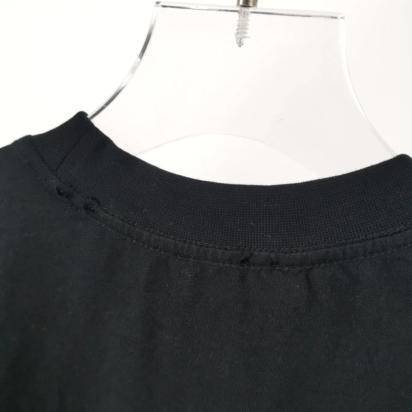 [New arrival] The top and tested version of the new BALENCIAGA half-moon BB embroidered eco-friendly large LOGO for male and female couples star short-sleeved T-shirts. The simple embroidery series is popular, Behringer embroidery technology, the embroidery is meticulous and meticulous! The font is full and the texture is clear! The fabric is made of 280g high-count double-yarn pure cotton, polyester-free, and absolutely no pilling! Size: XS-L Color: Black Mint Green P:240