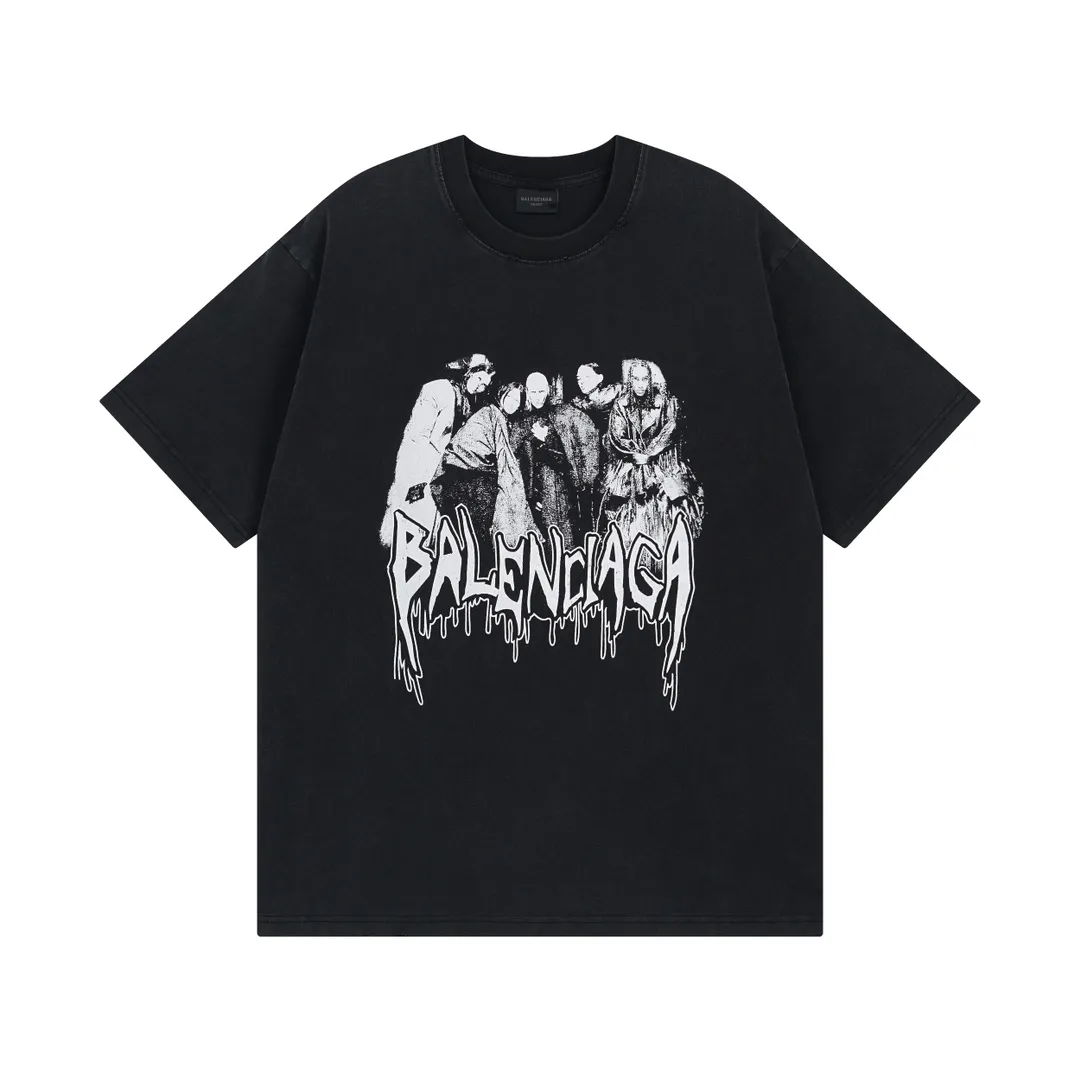 🅿️194 Actual pictures [Top version. Official website quality] BALENCI*GA/Paris. 53rd season Balenciaga New. Vintage high-end limited edition short-sleeved T-shirt. The pattern on the front is damaged by the direct-injection printing. The ready-made garments are washed and worn. SS24 new model. Brick cabinet synchronization. Genuine product developed at the first time, please print and compare! The fabric is made of Paris ZP custom-woven and dyed cotton double yarn. Weighing 260 grams, the cloth surface is clean. The cloth pattern is clear, soft and comfortable. The threads are dyed with no color difference. The printing uses environmentally friendly imported materials and self-inking direct injection. The pattern letters are clear and the effect is three-dimensional. The entire garment is washed, distressed and worn. The version adopts OS loose shoulder design. Same style for men and women. Code: BL223393 Color: washed black, size: XS S M L