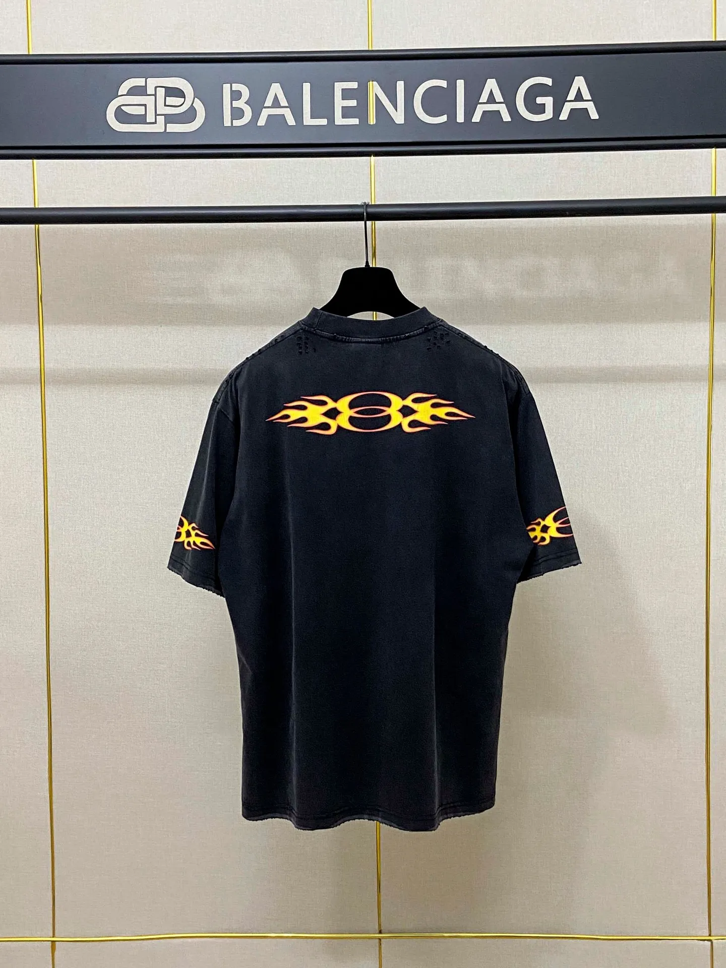 🅿️190 9145# Actual photo top version [[BALENCIA*GA] official website quality Paris new double-ring flame torch direct injection printed washed distressed short-sleeved T-shirt OS version loose dropped shoulders Unisex Fabric: 260 grams 100% cotton double yarn Process: front and rear left and right sleeve printing Garment washed worn distressed fixed color Color: washed black washed blue Size: XS S M L
