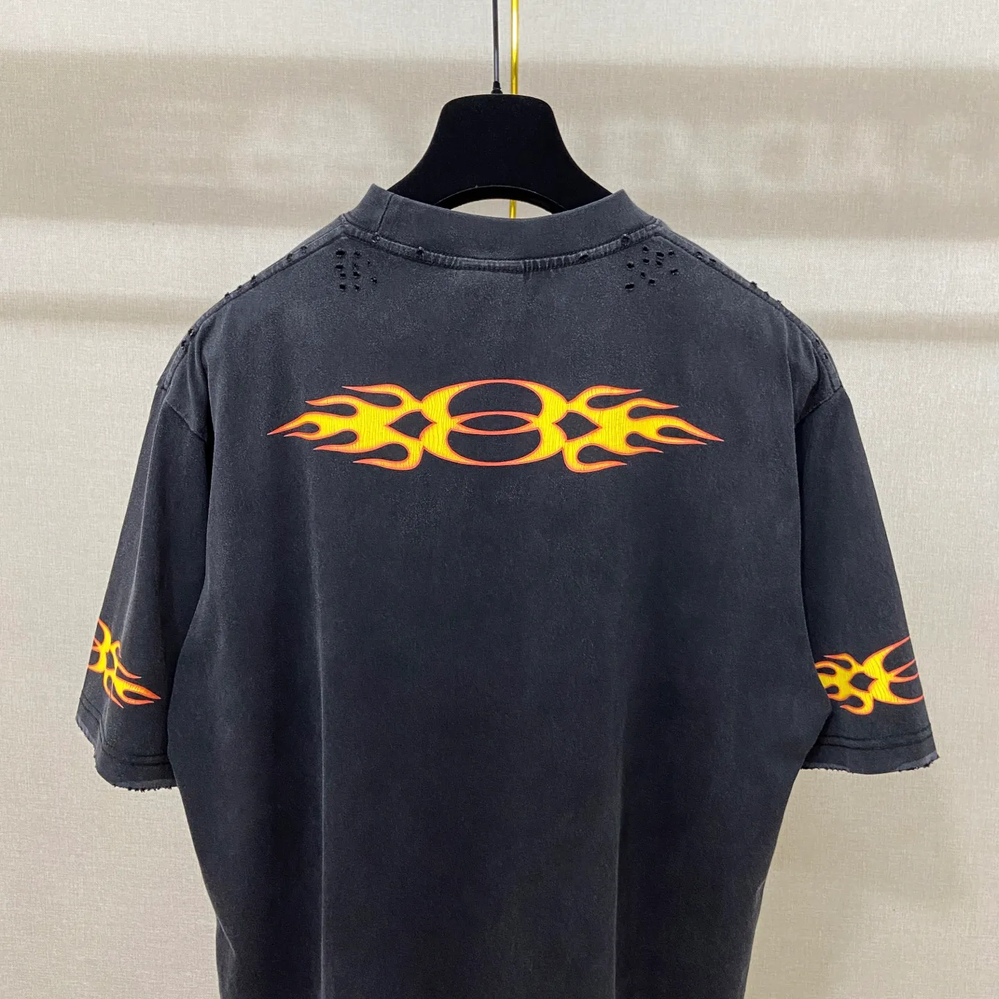 🅿️190 9145# Actual photo top version [[BALENCIA*GA] official website quality Paris new double-ring flame torch direct injection printed washed distressed short-sleeved T-shirt OS version loose dropped shoulders Unisex Fabric: 260 grams 100% cotton double yarn Process: front and rear left and right sleeve printing Garment washed worn distressed fixed color Color: washed black washed blue Size: XS S M L
