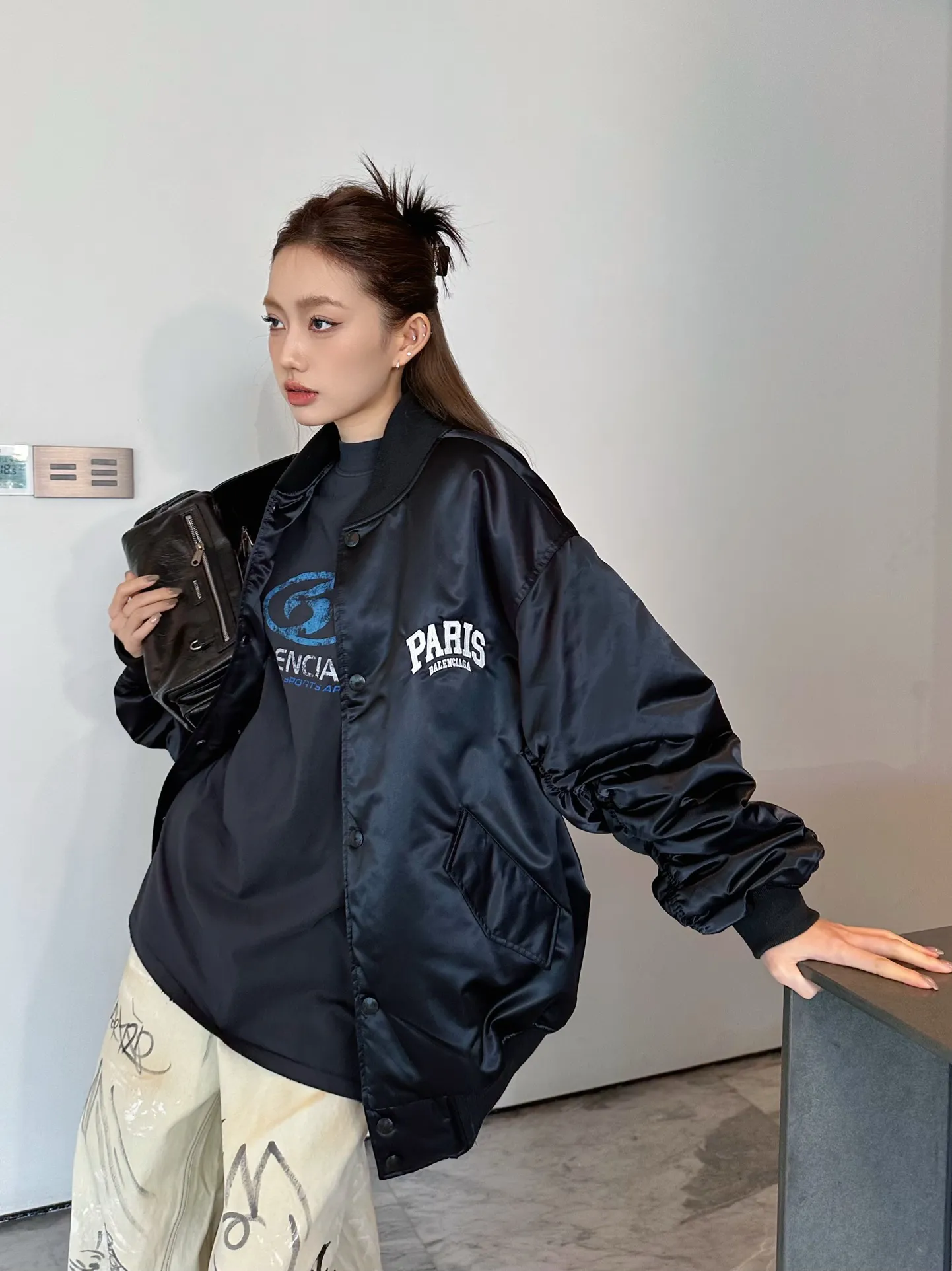 Balenciaga / Balenciaga Paris English letters embroidered baseball flight cotton jacket upper body information picture ℹ️