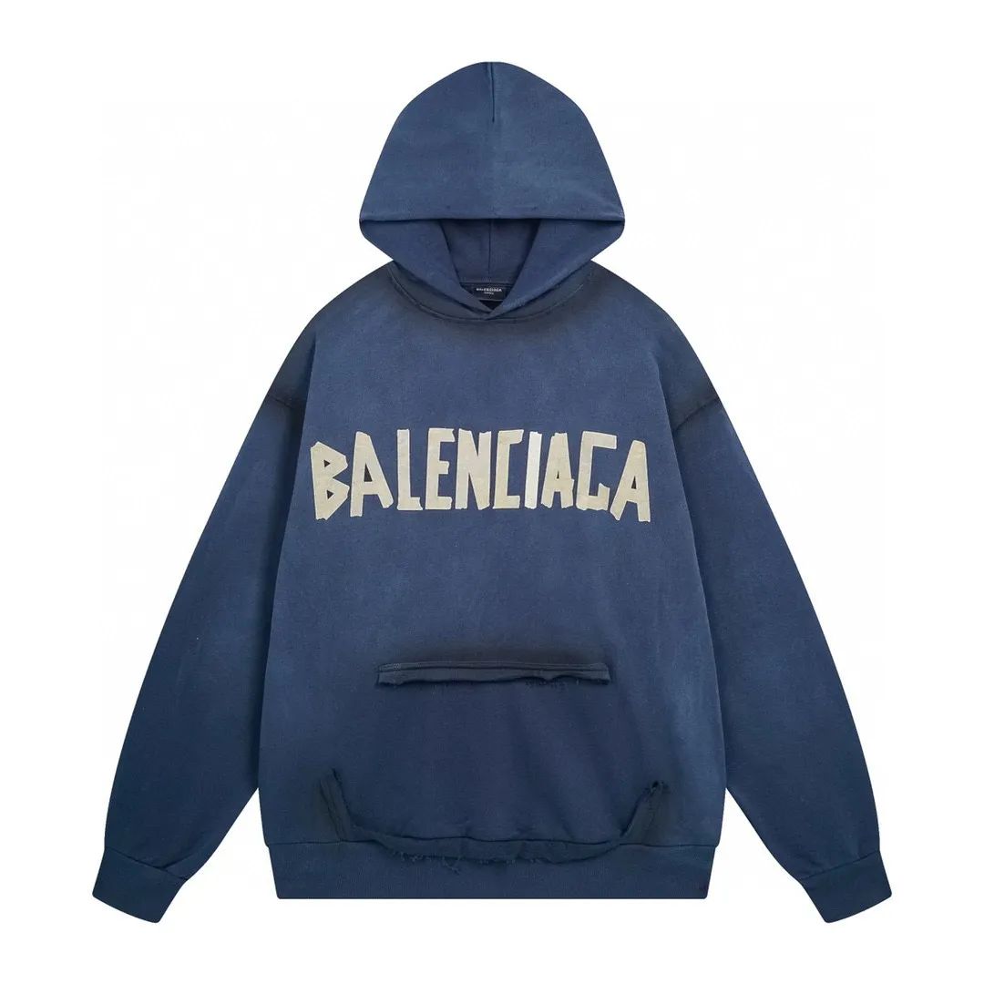 🅿️390 real photos [Top version. Official website quality] BALENCI*GA/Paris. 23ss latest classic hot model. Purchase the original board at the first time. Color. Printing. Washing. Production and authenticity. Wrong version in Jubie market. Welcome to compare. Tape direct printing. Ready-to-wear hooded sweatshirt washed and worn twice. The brick cabinet is synchronized. The fabric is made of Paris ZP custom-woven and dyed cotton sweatshirt. The weight is 450 grams. The cloth surface is clean. The cloth pattern is clear, soft and comfortable, and the threads are dyed with no color difference. The classic pattern adopts Kornit imported direct injection. The letters are clear and the effect is three-dimensional. Restored brick cabinet. The garments were washed and aged, and polished by many hands. Produced by ultra-heavy craftsmanship, special market currency. Note⚠️ZP fabric is made of fine-grained yarn. Pay attention to the big difference! Welcome to compare! The version adopts OS loose shoulder version. The same style for men and women. Code: BL238016 Color: dark gray blue, Paris blue, washed black, burgundy, fluorescent yellow, green, floral gray, sky blue, khaki Size: XS S M L