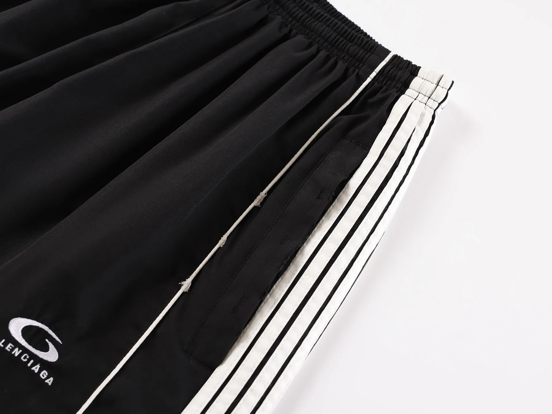 🅿️520 [Exclusive supply] BLCG 25SS ring-shaped five-bar pull-up trousers. The fabric is made of high-quality 200D nylon cotton fabric. The inner mesh is more breathable and comfortable. It is different from the ready-made fabrics on the market. It is three times the price of ordinary fabrics on the market. The embroidery uses imported Behringer, precision operation of 10,000-needle density, hardware accessories, and zipper pullers are customized by mold opening. Size:XS/S/M