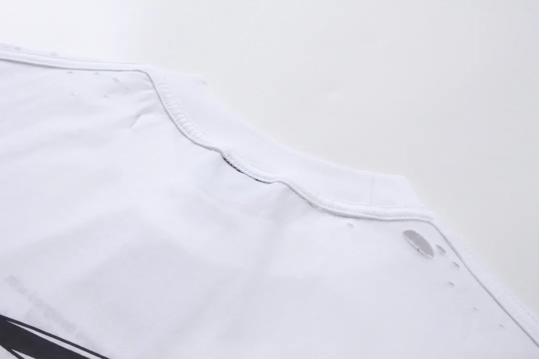 🅿️194 Detailed picture [Top version. Official website quality] BALENCI*GA/Paris AI GENERATED series new T-shirt #2024 new style. The reverse stitching design is full of sense. The front, back and left sleeves are printed with the new LOGO. The ready-made clothes are washed and worn. Notice! ️The original version of this style is made with reverse stitching. It is worn, washed and distressed. This is the normal practice in the Jubie market. The black and gray cuff prints are different. #2024 Spring and Summer Brick Cabinet Synchronization Welcome to compare. The fabric is made of Paris ZP custom-woven and dyed cotton double yarn, with a weight of 260 grams. The cloth surface is clean. The cloth pattern is clear, soft and comfortable. The threads are dyed with no color difference. The classic letter LOGO is printed with imported environmentally friendly glue. The letters are clear and the effect is three-dimensional. Restore the brick cabinet, adopt OS loose shoulder style. Same style for men and women. Code: BL223335 Color: black, light gray, white. Size: XS to L