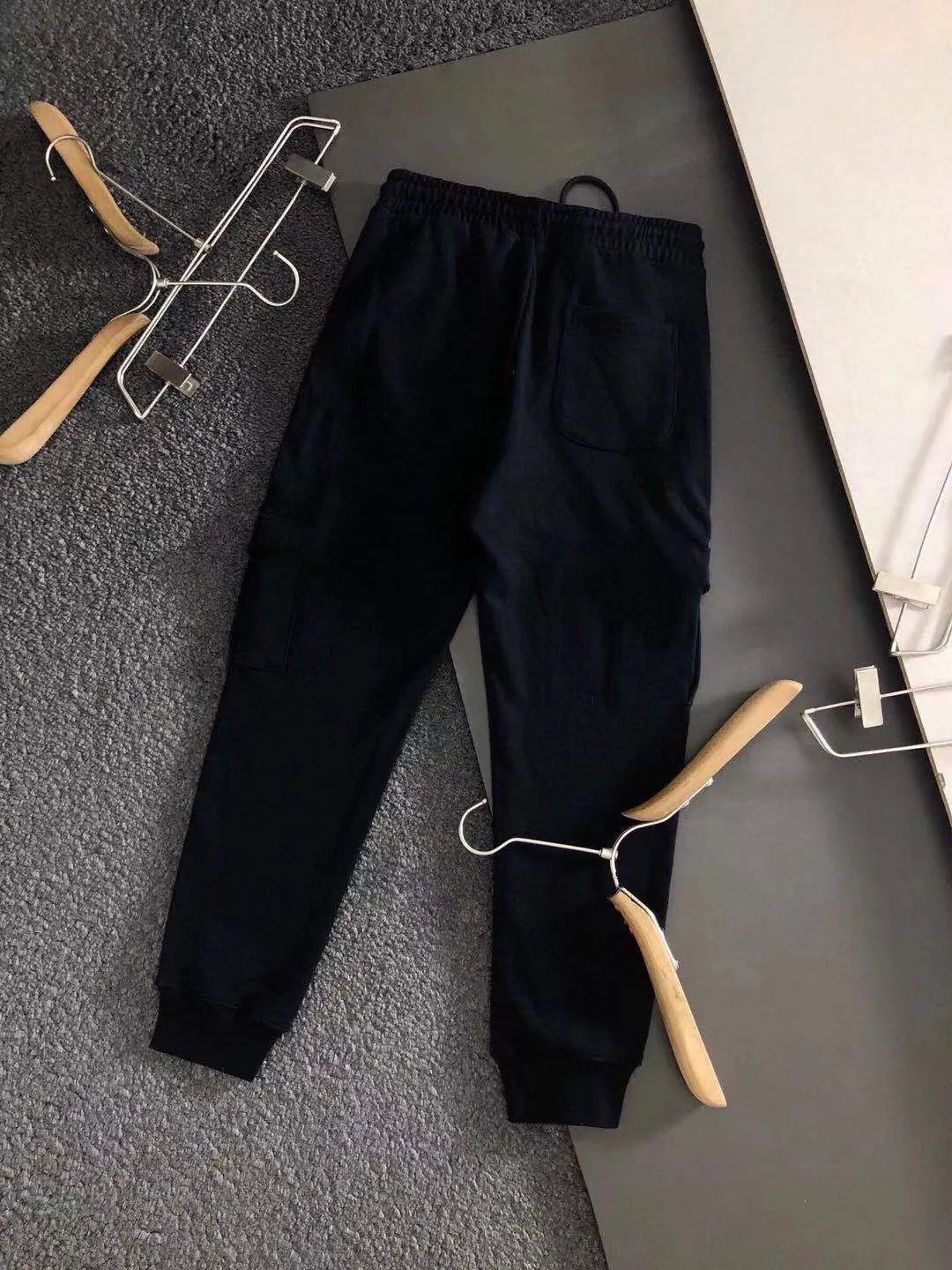 🅿️420 [BALENCIAGA] (Gospel for Fatty) hot-selling suit is coming. Focus on the original version of the official website. 2025 new hot-selling cardigan and sweatshirt suit. The original order is hard to buy🇭🇰. It is the meticulous work of top designers. It has a fitting and perfect upper body effect. All-natural high-quality Roman cotton 100%, close-fitting comfort, noble and elegant! Original hardware embodies elegance and nobility! Counter size: M-5XL (maximum wear up to 220 pounds)