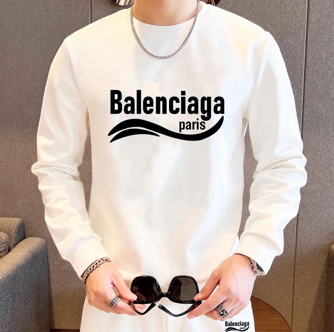 🅿️380 [BALENCIAGA] (Gospel for Fatty) hot-selling suit is coming. Focus on the original version of the official website. 2025 new hot-selling sweatshirt suit. The original order is the best. 🇭🇰The meticulous work of top designers. It has a fitting and perfect upper body effect. 100% natural high-quality Roman cotton, close-fitting comfort, noble and elegant! Original hardware embodies elegance and nobility! Counter size: M-5XL (maximum wear up to 220 pounds)