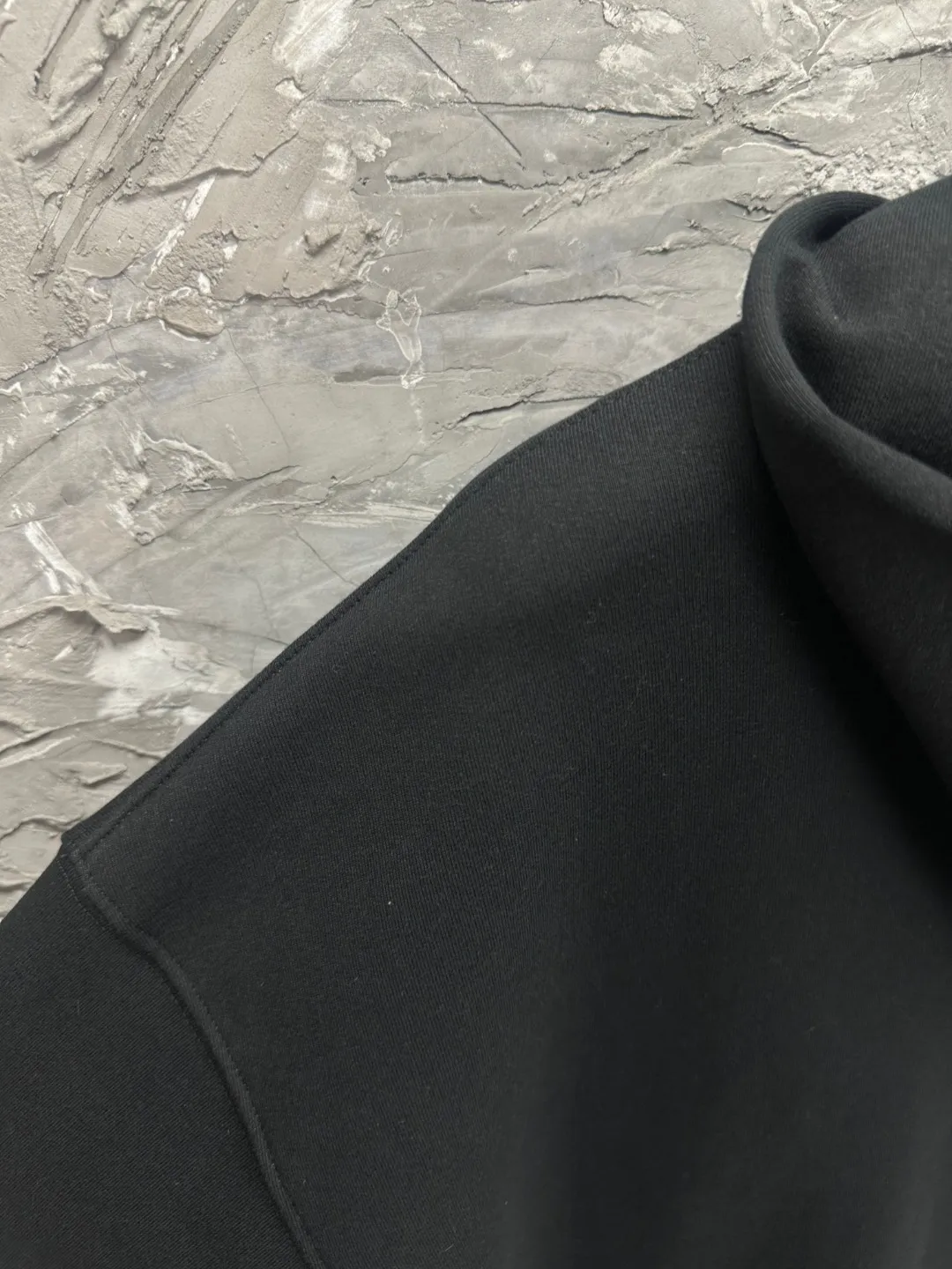 🅿️340 - BALENCI*GA Paris double B new logo style hooded long-sleeved sweatshirt. The front panel is printed with imported environmentally friendly glue printing. The letters are clear. The effect is three-dimensional. Exclusively woven and dyed 460g fabric. Threads are dyed in the same cylinder with zero color difference. Brick cabinet synchronization. Welcome to compare. Same style for men and women -Color: black -SIZE: Xs S M L Style number 8962#