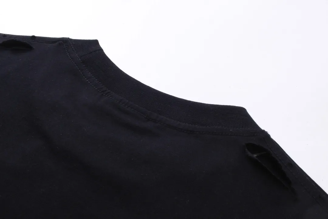 🅿️190 Detailed Pictures [Top version. Official website quality] BALENCI*GA/Paris. 2024 catwalk style earth pattern direct-injection printing washed distressed short-sleeved T-shirt 2024 new style. Attention‼ ️There is a letter LOGO under the gray pattern. All pattern details are customized with color Y plates. Special market currency. Brick cabinets are synchronized. Genuine products are developed at the first time, and you can print and compare! The fabric is made of Paris ZP custom-woven and dyed cotton double yarn. Weighing 260 grams, the cloth surface is clean. The cloth pattern is clear, soft and comfortable. The threads are dyed with no color difference. The printing uses environmentally friendly imported materials and self-inking direct injection, with clear letters and three-dimensional effect. The entire garment is washed, distressed and worn. The version adopts OS loose shoulder design. Same style for men and women. Code: BL223367 Color: black. Light gray Size: XS to L