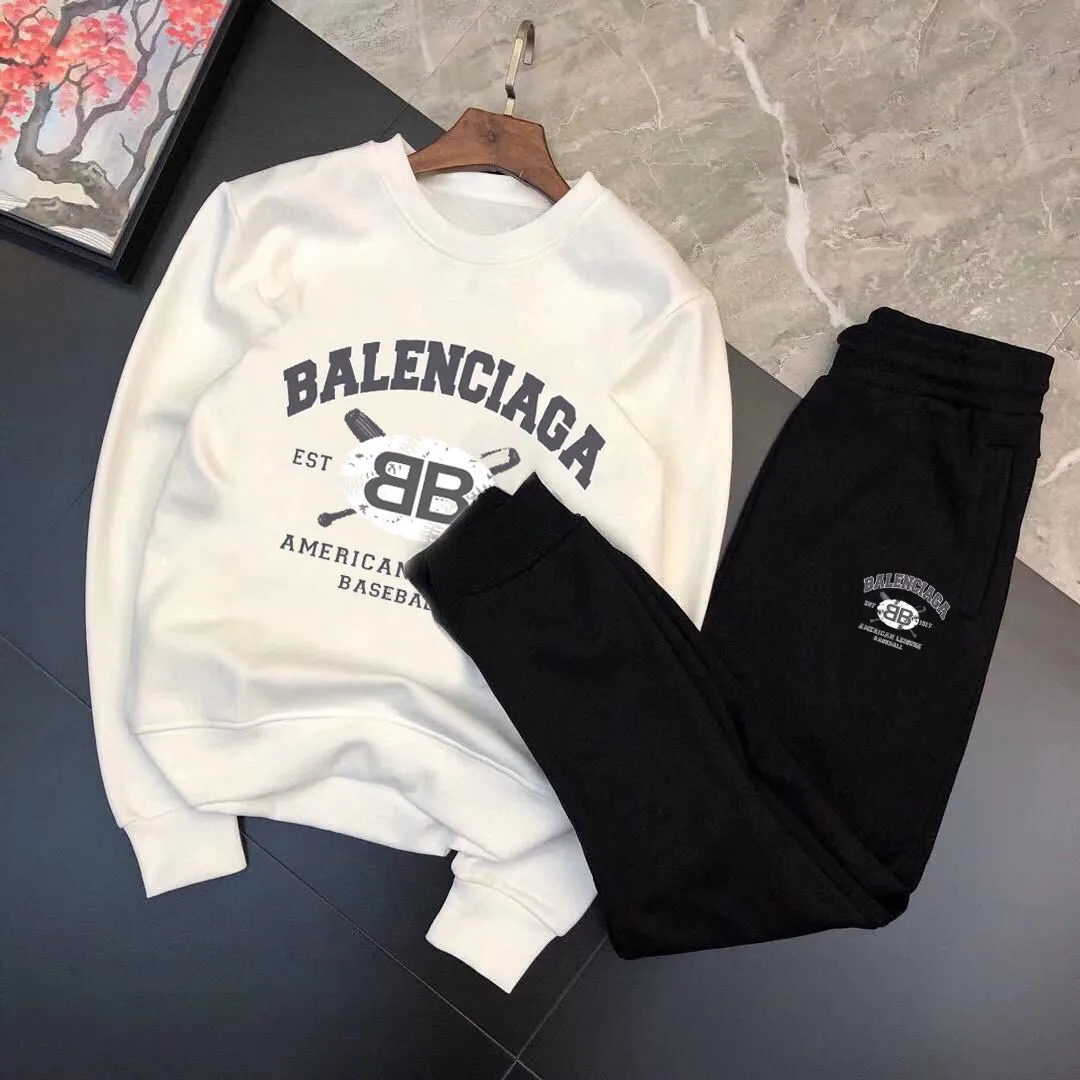 🅿️380 [BALENCIAGA] (Gospel for Fatty) hot-selling suit is coming. Focus on the original version of the official website. 2025 new hot-selling sweatshirt suit. The original order is the best. 🇭🇰The meticulous work of top designers. It has a fitting and perfect upper body effect. 100% natural high-quality Roman cotton, close-fitting comfort, noble and elegant! Original hardware embodies elegance and nobility! Counter size: M-5XL (maximum wear up to 220 pounds)