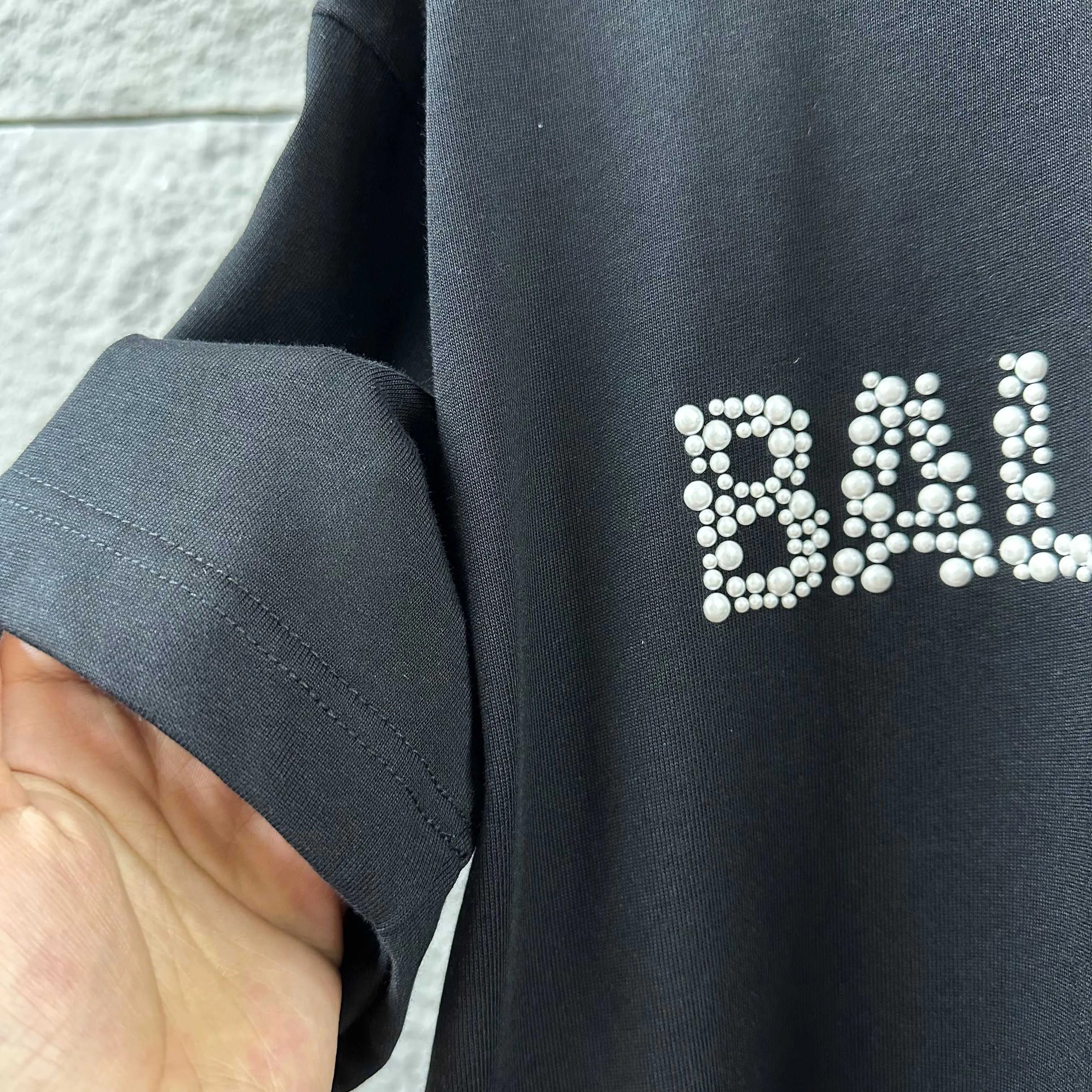 🅿️190 BALENCI*GA Paris 2025 spring and summer new short-sleeved T-shirt Classic three-dimensional hot diamond pearl craft Customized double yarn plain cotton fabric Short-sleeved T-shirt Unisex Color: Black White Size: S (90-130 catties) M (120-150 catties) L (140-165 catties) XL (160-180 catties) XXL (180-210 pounds)