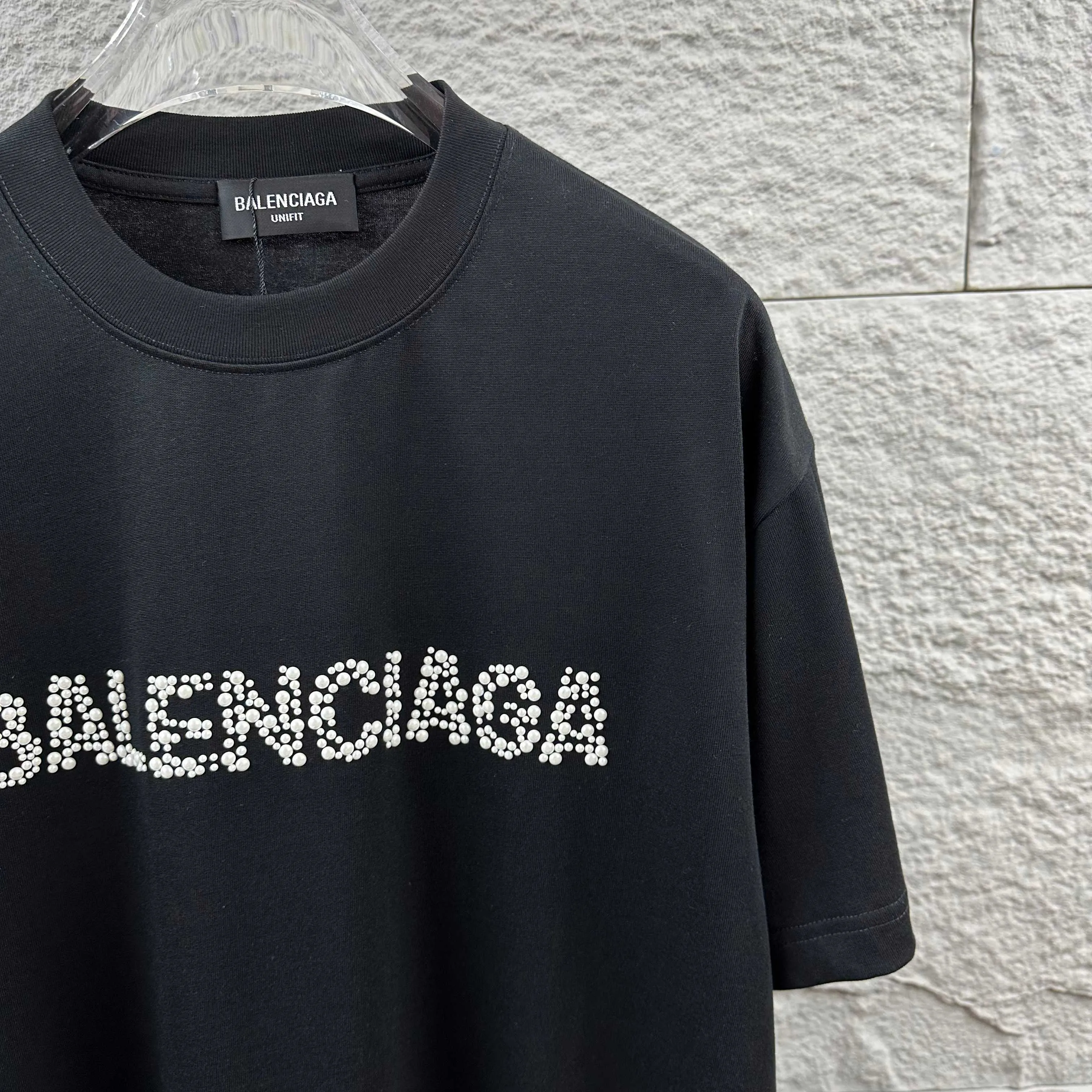 🅿️190 BALENCI*GA Paris 2025 spring and summer new short-sleeved T-shirt Classic three-dimensional hot diamond pearl craft Customized double yarn plain cotton fabric Short-sleeved T-shirt Unisex Color: Black White Size: S (90-130 catties) M (120-150 catties) L (140-165 catties) XL (160-180 catties) XXL (180-210 pounds)
