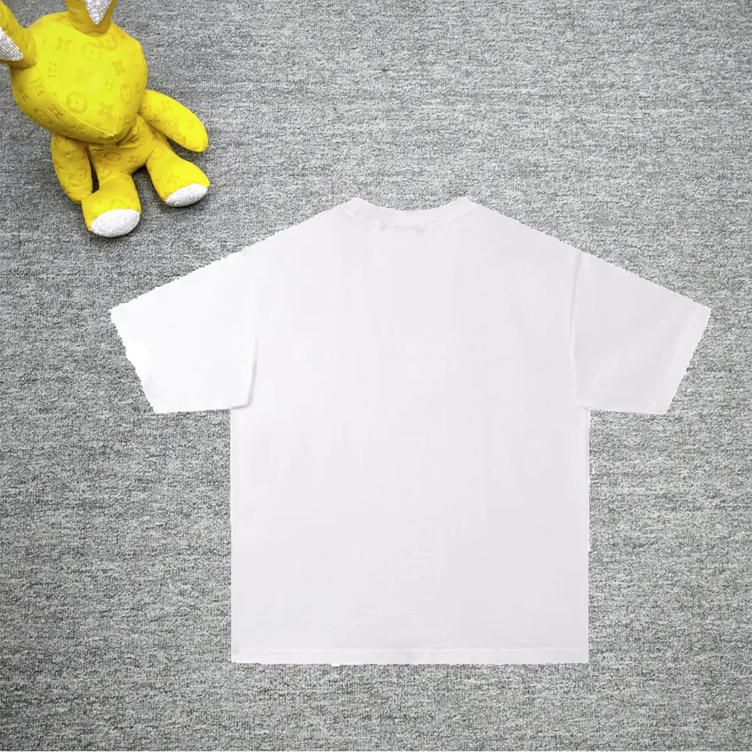 Top tried and tested version BALENCIAGA 24 Valentine's Day limited edition Love CD short-sleeved T-shirt Decorated with graffiti CD artwork on the front, frayed hem effect BALENCIAGA 24 Fairy Edition Special Valentine's Day limited edition with the theme of love CD (this model is not machine washable, only hand washable) New fabric New version Exclusive custom-woven and dyed high-gram weight 300g fabric Soft and comfortable texture Os dropped shoulder loose version Latest brick cabinet synchronization for spring and summer Same style for men and women Color: Black White Size: XS S M L P: 280