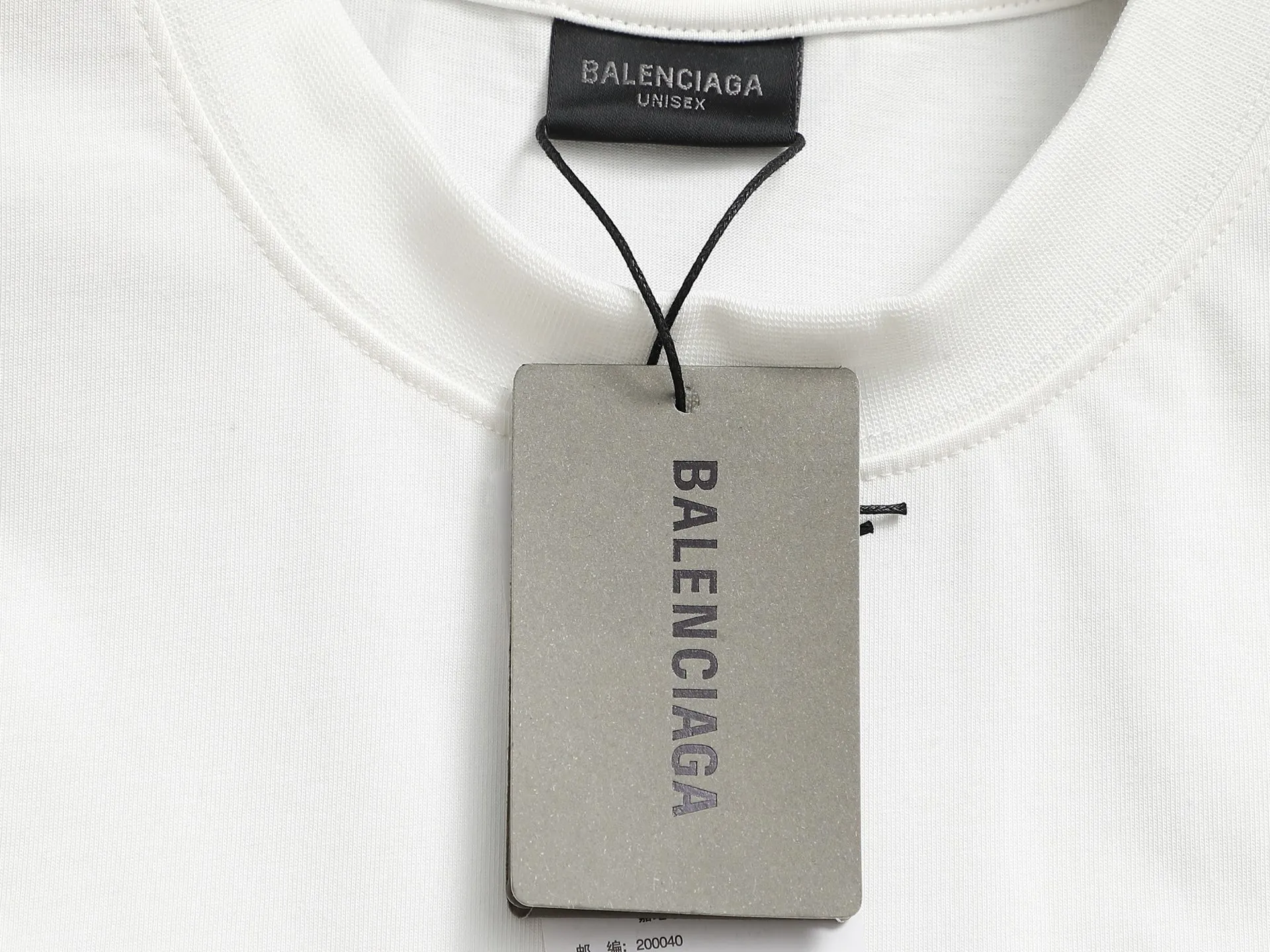 🅿️190 𝗕𝗮𝗹𝗲𝗻𝗰𝗶𝗮𝗴𝗮/Balenciaga 2025SS Classic Coke Wave Three-dimensional Embroidery Round Neck Short Sleeve - 𝘀𝗶𝘇𝗲:𝗫𝗦 𝗦 𝗠 𝗟 - Color: Black White ✅No.1 quality in this market Real ceiling quality ✅All original development drawings pay attention to details to avoid mixed distribution of stolen pictures ✅Correct 300g custom-woven and dyed double yarn fabric Soft and comfortable ✅Correct imported material embroidery thread Japanese Tajima Wanzhen Heavy Industries embroidery machine Letters are clear and three-dimensional ✅Thread dyeing has no color difference Overweight craftsmanship Differentiates market currency Here is an explanation of why mine is a little more expensive than others,
