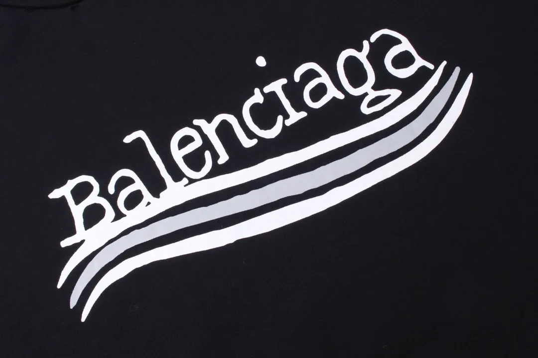 🅿️300 detailed pictures [Top version. Official website quality] BALENCI*GA/Paris #New front and rear Coke classic LOGO graffiti hooded sweatshirt #2023 autumn and winter new style. Brick cabinet synchronization.                       The fabric is made of Paris ZP custom-woven and dyed cotton sweatshirt. The weight is 450 grams. The cloth surface is clean. The cloth pattern is clear, soft and comfortable. The color fastness is good. It is not easy to change color. The printing uses a circular machine to imitate hand-painted effects. There are no burrs. The color is returned to the original board and the brick cabinet is restored. The version adopts OS loose shoulder design. Same style for men and women. Code: BL238065 Color: Black Size: XS S M L