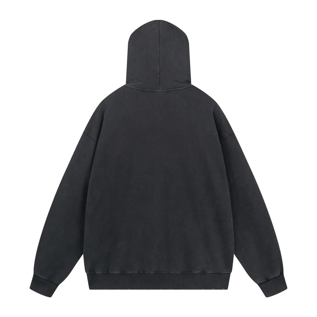 🅿️330 Detailed picture [Top version. Official website quality] BALENCI*GA/Paris Rammstein band co-branded hooded sweatshirt. The fabric is made of Paris ZP custom-woven and dyed cotton sweatshirt. The net weight is 450 grams. The cloth surface is clean. The cloth pattern is clear, soft and comfortable. The threads are dyed with no color difference. The pattern adopts Kornit digital direct printing machine, the letter strips are drawn with crack technology, the direct printing color is aligned with the original color, the LOGO is embroidered on the back of the clothes and legs, the ready-made clothes are washed and worn, the brick cabinets are restored, and the Jubie market is produced according to the pictures. You are welcome to compare the version and adopt the OS loose shoulder version. Same style for men and women Code: BL238070 Color: Washed black Size: XS S M L