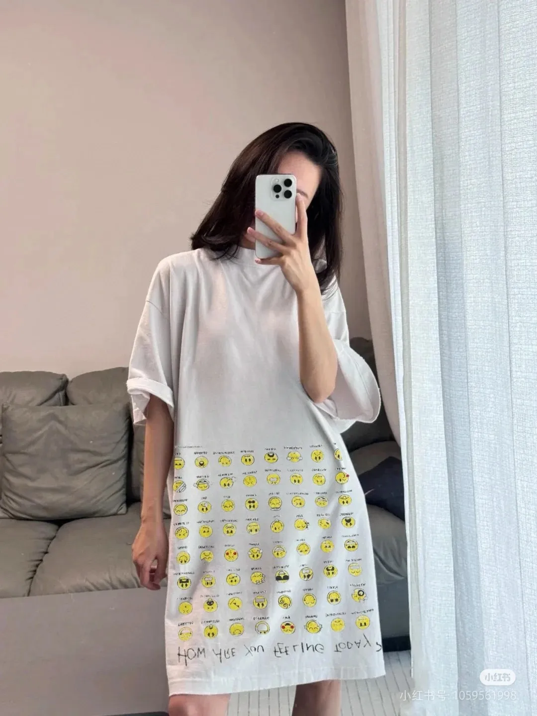 ♻️💯Refer to the model picture for the upper body❤️The top version of Balenciaga's creative smiley emoticon direct-printed round neck short-sleeved T-shirt. Purchase the original pattern and make a sample. Compare the original fabric, version, and details. Fabric: Made of 100% pure cotton fabric and imported cotton yarn. Soft, skin-friendly and non-irritating.  Craftsmanship: The clothing is a front-shoulder version, and all pieces are cut one-to-one by professional masters. Details: All accessories are genuine one-to-one custom-made and fully equipped, including the buttons on the front of the clothing.  Purchase the original benchmarking details fabric, high version, heavy weight 320g double yarn pure cotton fabric, color: black, white, code number: XS S M L P: 290