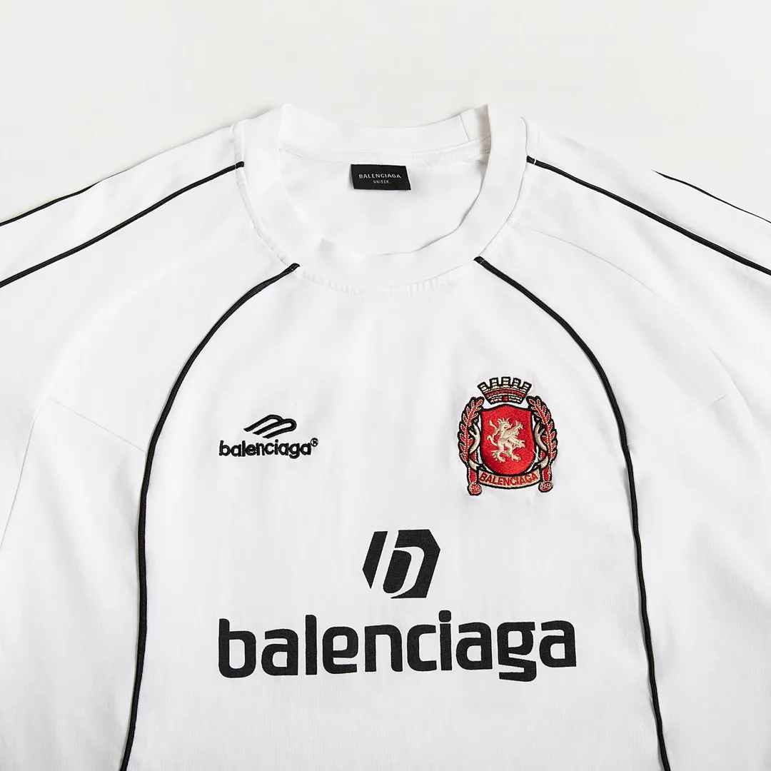 🅿️250 8151# Detailed picture Top version [[BALENCIA*GA] official website quality Paris new joint football jersey long-sleeved T-shirt OS version Loose dropped shoulders Unisex fabric: 260g 100% cotton double yarn Process: front and rear panel printing front panel embroidery garment wash shaping solid color Color: black white pink red fluorescent yellow Size: XS S M L