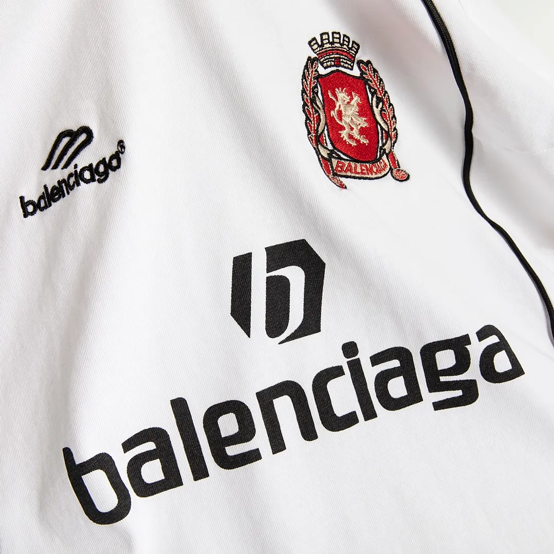 🅿️250 8151# Detailed picture Top version [[BALENCIA*GA] official website quality Paris new joint football jersey long-sleeved T-shirt OS version Loose dropped shoulders Unisex fabric: 260g 100% cotton double yarn Process: front and rear panel printing front panel embroidery garment wash shaping solid color Color: black white pink red fluorescent yellow Size: XS S M L