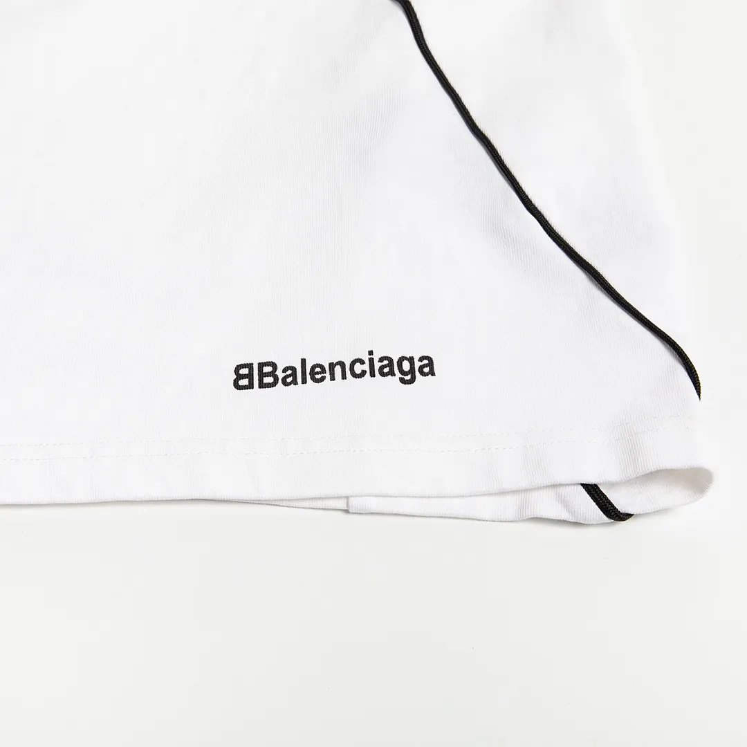 🅿️250 8151# Detailed picture Top version [[BALENCIA*GA] official website quality Paris new joint football jersey long-sleeved T-shirt OS version Loose dropped shoulders Unisex fabric: 260g 100% cotton double yarn Process: front and rear panel printing front panel embroidery garment wash shaping solid color Color: black white pink red fluorescent yellow Size: XS S M L