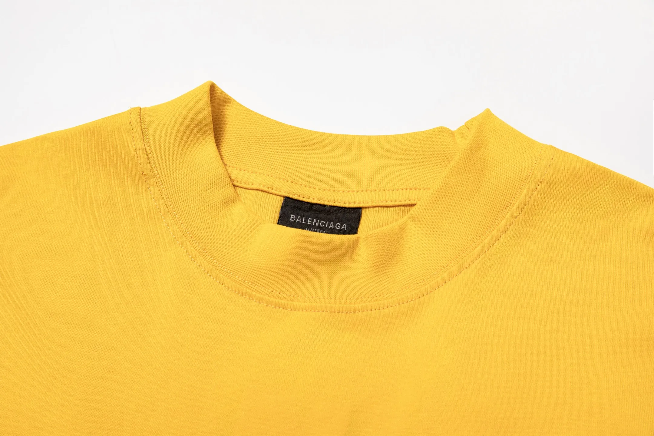 🅿️180 9207# Detailed picture Top version [[BALENCIA*GA] official website quality Paris new ski series 3M size LOGO embroidered short-sleeved T-shirt OS version Loose dropped shoulders Unisex style Fabric: 260g 100% cotton double yarn Technology: Front and back embroidery Garment washing Shape solid Color: Black Blue Yellow Size: XS S M L