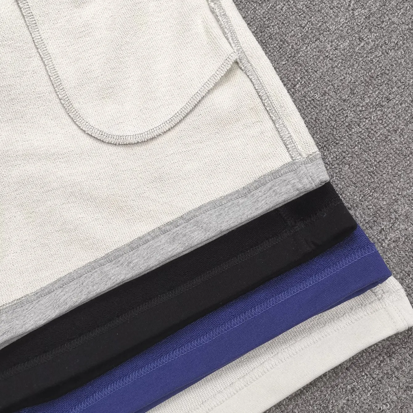 Balenciaga 21SS BLCG Balenciaga Wave Cola Shorts, a classic and versatile style is here! With these pants, they look perfect no matter what outfit you wear! Get it now! Customized special fabrics, ready-to-wear washable, soft and comfortable to the touch.  360 grams of dust-free sweatshirt fabric, washed and cut. Imported environmentally friendly water glue is added to the garment and washed twice to ensure consistent printing. Customized wash mark. This year's sincere shorts LOGO adopts Japanese Tajima embroidery technology, and the printing is full and meticulous. Color: Black/Grey/White/Blue Size: XS-L P:300