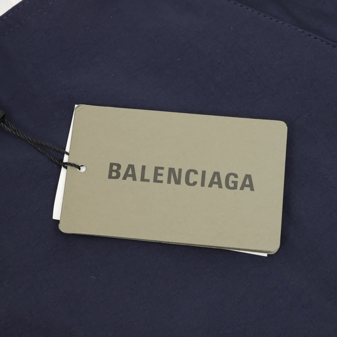 🅿️620 Balenciaga/Balenciaga three-color double-ring printed stand-up collar jacket. It is made of customized matt Taslan professional fabrics, plus three-proof coating process, Teflon anti-fouling treatment, anti-oil stains and easy to clean, polyester high-density bird's eye mesh lining, three-dimensional circulation breathable structure, quick moisture export, anti-static treatment, more comfortable to wear in autumn and winter, imported environmentally friendly glue screen printing, custom hardware zipper double puller LOGO, custom accessories three labels Size: XS-L