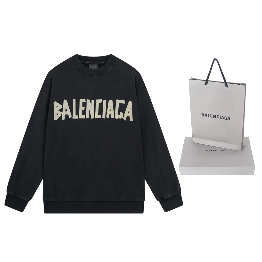 🅿️280 detailed pictures [Top version. Official website quality] BALENCI*GA/Paris. 23ss latest classic hot model. Buy the original board at the first time. Color. Printing. Washing. Production and authenticity. Wrong version in the market. Welcome to compare. Tape direct printing. Ready-to-wear, 2 washes, frayed and distressed round neck sweatshirt. The brick cabinet is synchronized. The fabric is made of Paris ZP custom-woven and dyed cotton sweatshirt. The weight is 450 grams. The cloth surface is clean. The cloth pattern is clear, soft and comfortable, and the threads are dyed with no color difference. The classic pattern adopts Kornit imported direct injection. The letters are clear and the effect is three-dimensional. Restored brick cabinet. The garments were washed and aged, and polished by many hands. Produced by ultra-heavy craftsmanship, special market currency. Note⚠️ZP fabric is made of fine-grained yarn. Pay attention to the big difference! Welcome to compare! The version adopts OS loose shoulder version. The same style for men and women. Code: BL235567 Color: dark gray blue, washed black Size: XS S M L