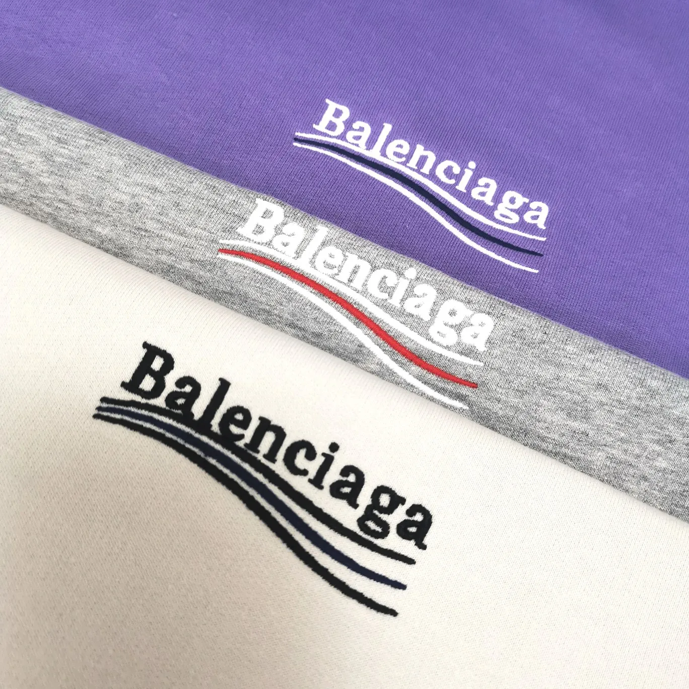 [New arrival] The top tested version of Balenciaga BALENCIAGA Cola Malone embroidery printed male and female couple star's same style autumn and winter pure cotton hoodie hooded sweatshirt in three colors, guaranteed to be the same as the original fabric, no color difference! Customized dyeing in a package! INS, Xiaohongshu’s popular style, classics that never fade away! The king of orders in Spain, the fried chicken is highly recommended! 480% pure cotton terry fabric, comfortable and warm! Full of drape! The printing uses Tajima embroidery machine imported from Japan, which is known as the fighter among embroidery machines. The embroidery is meticulous, with no threads or skipped threads, the printing and embroidery are full and fine, and the letter spacing is consistent with ZP! Wearing it gives you full confidence and peace of mind! The labels and washes are all correct! On behalf of G at the same level! Consistent packaging at the counter! Size: XS-L Color: Purple light gray white gray P:450