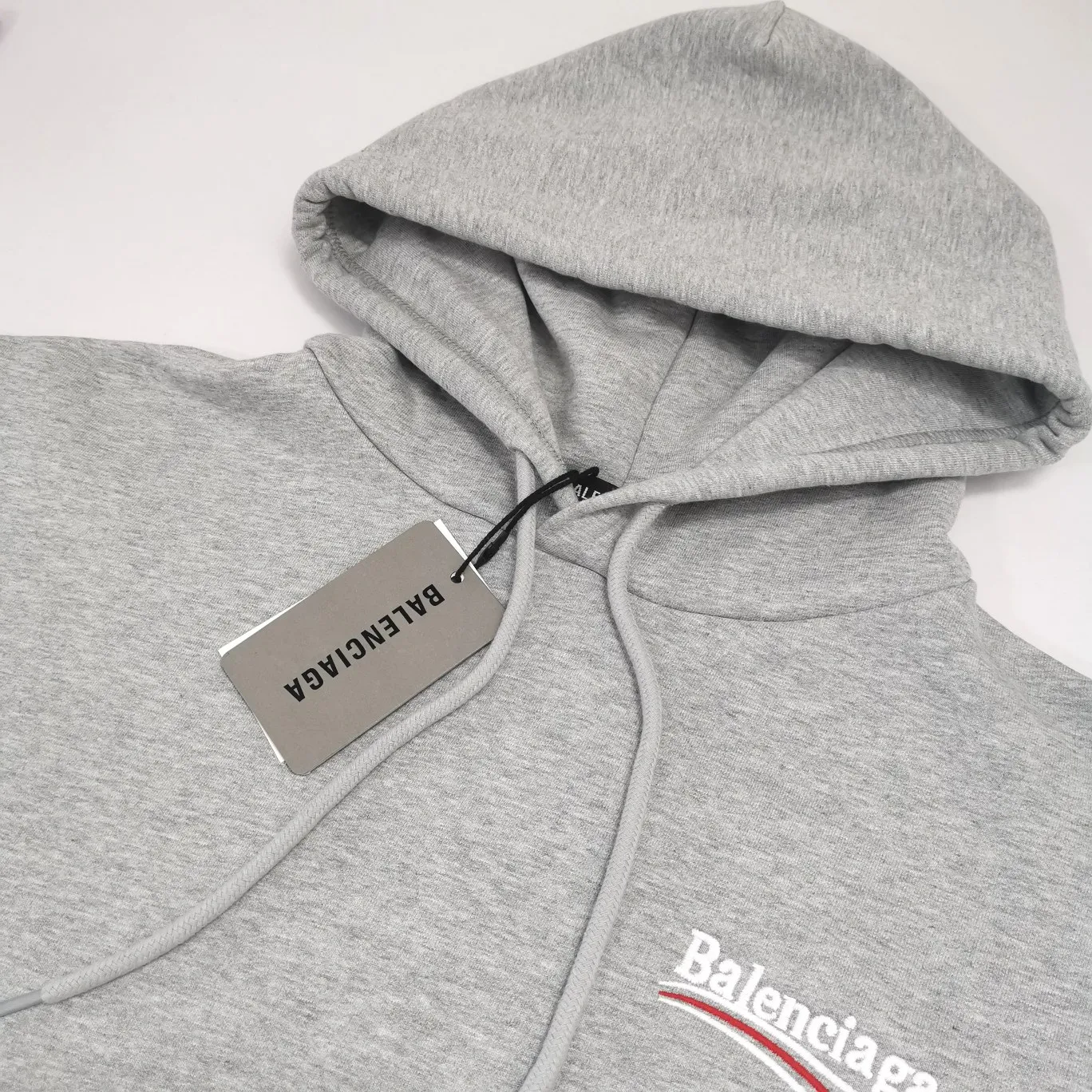 [New arrival] The top tested version of Balenciaga BALENCIAGA Cola Malone embroidery printed male and female couple star's same style autumn and winter pure cotton hoodie hooded sweatshirt in three colors, guaranteed to be the same as the original fabric, no color difference! Customized dyeing in a package! INS, Xiaohongshu’s popular style, classics that never fade away! The king of orders in Spain, the fried chicken is highly recommended! 480% pure cotton terry fabric, comfortable and warm! Full of drape! The printing uses Tajima embroidery machine imported from Japan, which is known as the fighter among embroidery machines. The embroidery is meticulous, with no threads or skipped threads, the printing and embroidery are full and fine, and the letter spacing is consistent with ZP! Wearing it gives you full confidence and peace of mind! The labels and washes are all correct! On behalf of G at the same level! Consistent packaging at the counter! Size: XS-L Color: Purple light gray white gray P:450