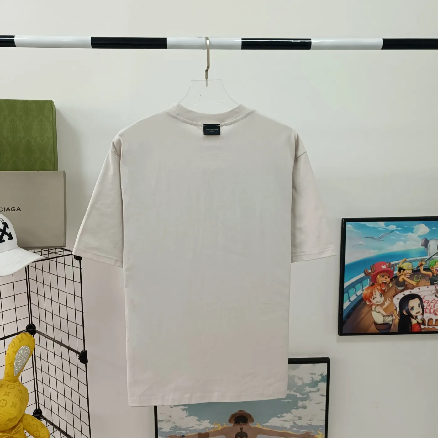 The top tested version of Balenciaga BALENCIAGA's new XXXL letter embroidery, milky white latest style bottoming short-sleeved T-shirt [new ceiling level] - 2023 new version shipped! Feel free to compare top quality products!  -Using imported Tajima 10w needle machine embroidery, high-density embroidery letter wrapping technology, full details and no tails, clear letters without connections‼ ️ - BLCG's latest fashion series, Jay Chou's same upper body, new models are released every year, milk white color is new this year, I didn't hesitate to buy it as soon as I saw it, the upper body is whiter, I love this color so much! The new customized fruit pattern collar label is different from the previous embroidered LOGO collar label, please pay attention to the distinction! -Full set of 1:1 customized accessories + Sydney paper with logo + new version of handbags at the counter + three labels for large products + original hangtag -The webbing on the back collar extends to the shoulders for reinforcement, and the stitches are downturned at the joints. Imported elliptical machine with imported glue technology. Overall printing without teeth. 32s280g double yarn combed cotton fabric, weighing up to 400 grams after washing!  Color: Washed Black Apricot Size: XS-L P:310