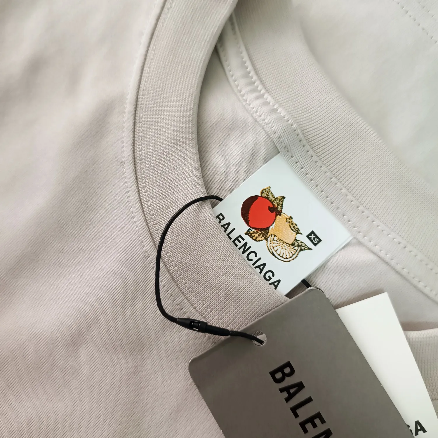 The top tested version of Balenciaga BALENCIAGA's new XXXL letter embroidery, milky white latest style bottoming short-sleeved T-shirt [new ceiling level] - 2023 new version shipped! Feel free to compare top quality products!  -Using imported Tajima 10w needle machine embroidery, high-density embroidery letter wrapping technology, full details and no tails, clear letters without connections‼ ️ - BLCG's latest fashion series, Jay Chou's same upper body, new models are released every year, milk white color is new this year, I didn't hesitate to buy it as soon as I saw it, the upper body is whiter, I love this color so much! The new customized fruit pattern collar label is different from the previous embroidered LOGO collar label, please pay attention to the distinction! -Full set of 1:1 customized accessories + Sydney paper with logo + new version of handbags at the counter + three labels for large products + original hangtag -The webbing on the back collar extends to the shoulders for reinforcement, and the stitches are downturned at the joints. Imported elliptical machine with imported glue technology. Overall printing without teeth. 32s280g double yarn combed cotton fabric, weighing up to 400 grams after washing!  Color: Washed Black Apricot Size: XS-L P:310