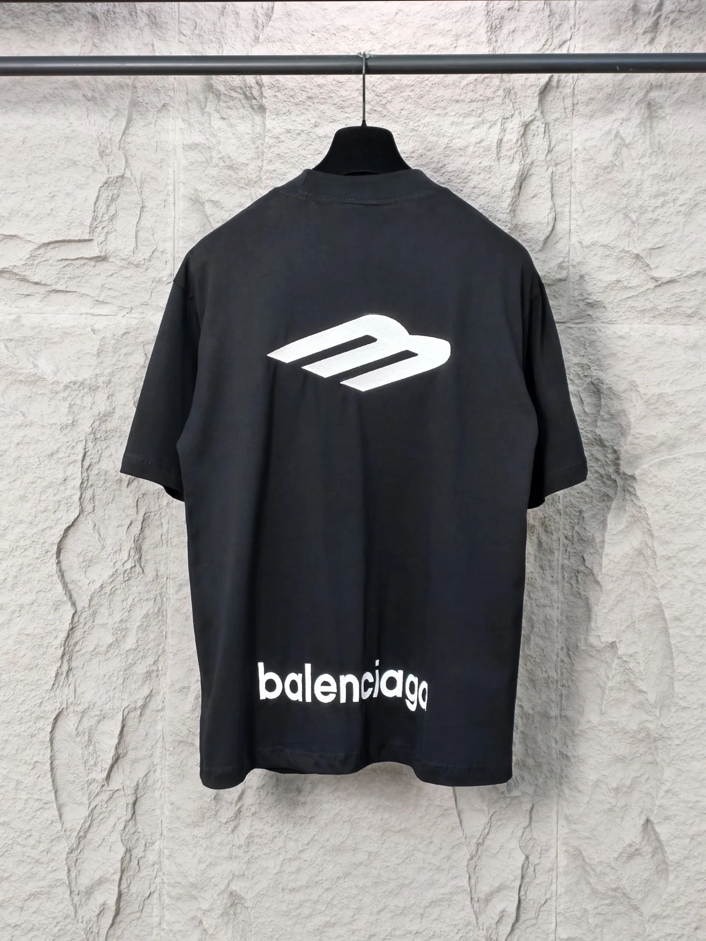 🅿️180 9207# Actual pictures Top version [[BALENCIA*GA] Official website quality Paris new ski series 3M size LOGO embroidered short-sleeved T-shirt OS version Loose dropped shoulders Unisex style Fabric: 260 grams 100% cotton double yarn Technology: Front and back embroidery Garment washing Shape solid Color: Black Blue Yellow Size: XS S M L