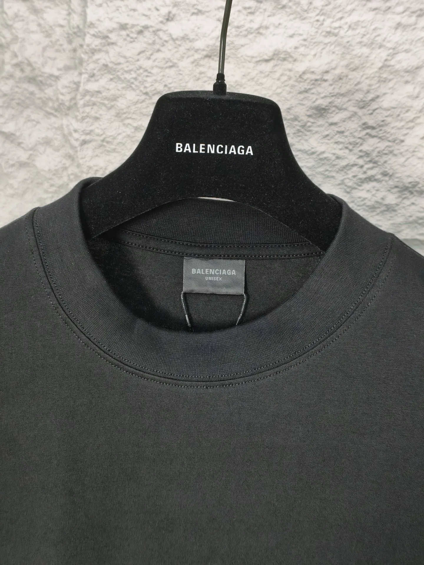🅿️180 9207# Actual pictures Top version [[BALENCIA*GA] Official website quality Paris new ski series 3M size LOGO embroidered short-sleeved T-shirt OS version Loose dropped shoulders Unisex style Fabric: 260 grams 100% cotton double yarn Technology: Front and back embroidery Garment washing Shape solid Color: Black Blue Yellow Size: XS S M L